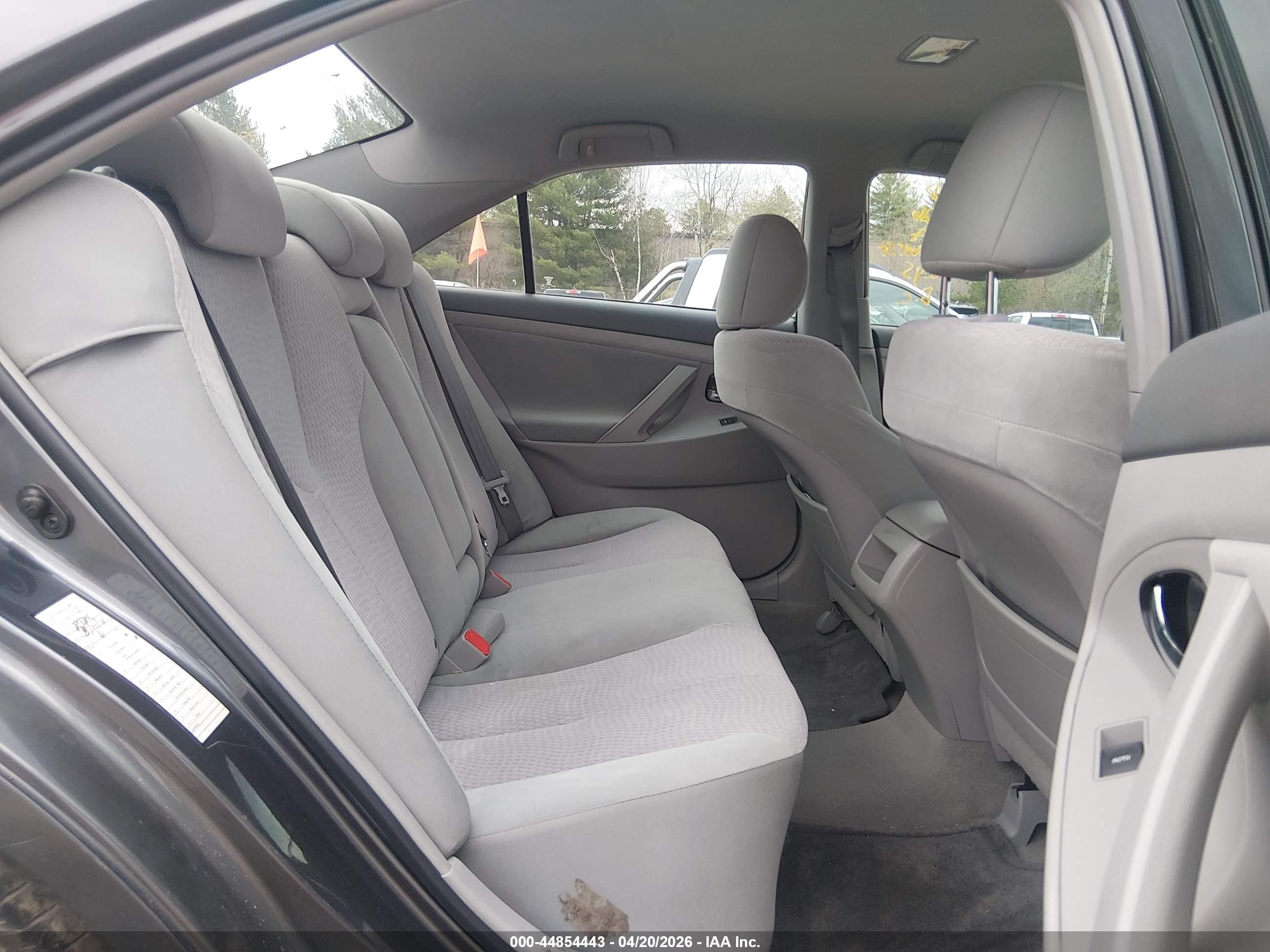2011 Toyota Camry Le Gray vin: 4T1BF3EK2BU763860