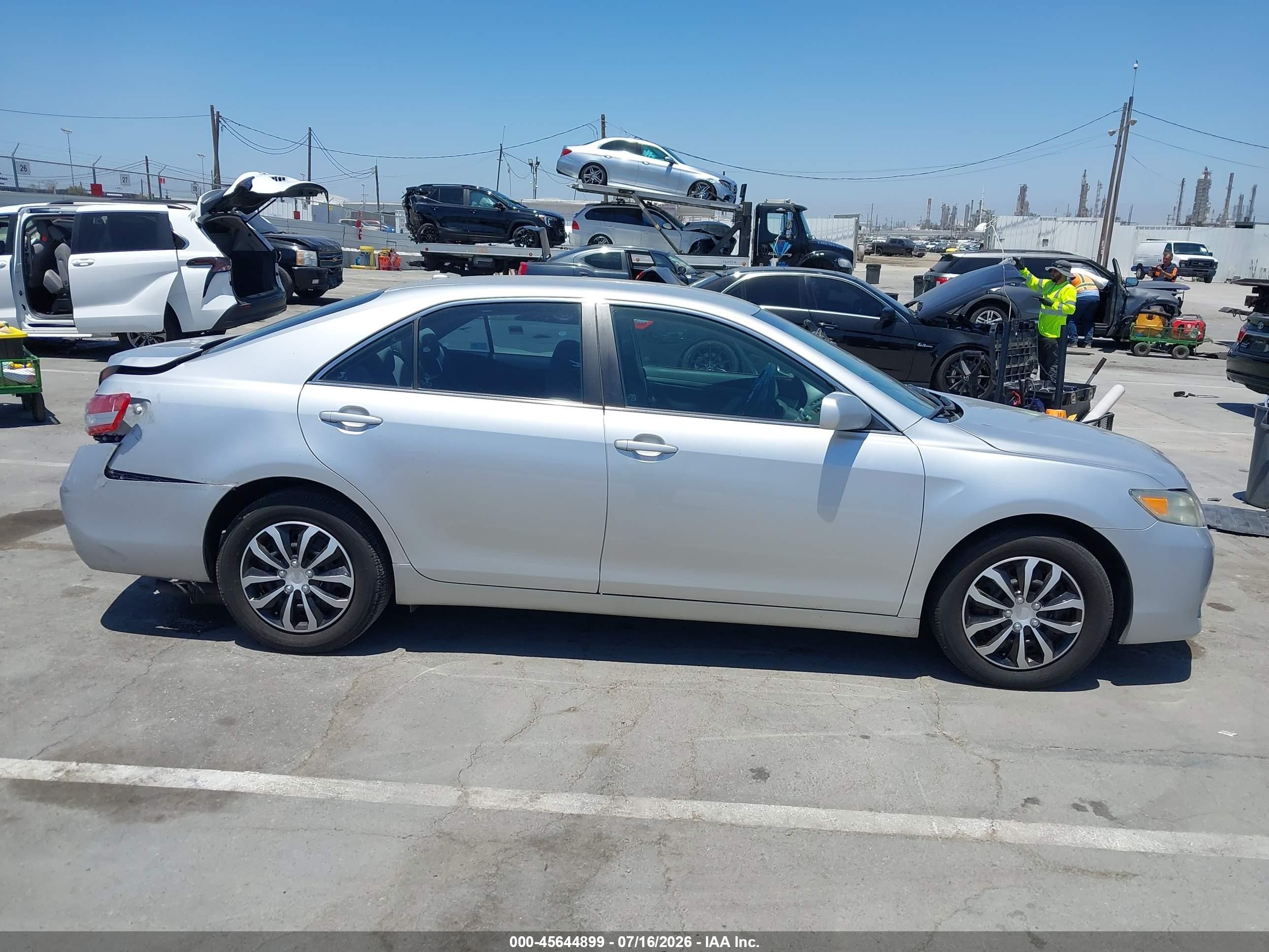 2011 Toyota Camry Le Серебряный vin: 4T1BF3EK2BU769836