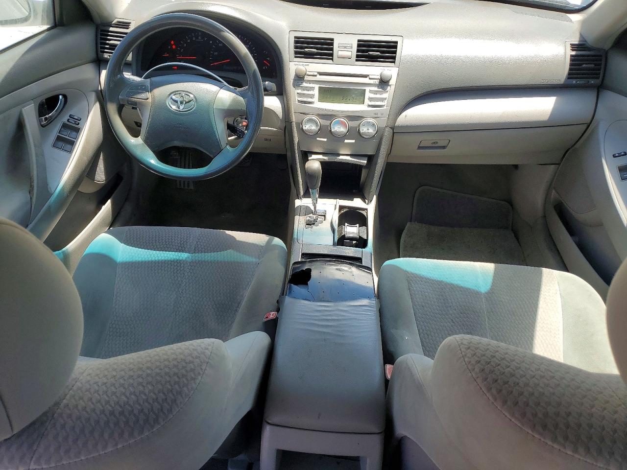 2011 Toyota Camry Le Silver vin: 4T1BF3EK2BU771800