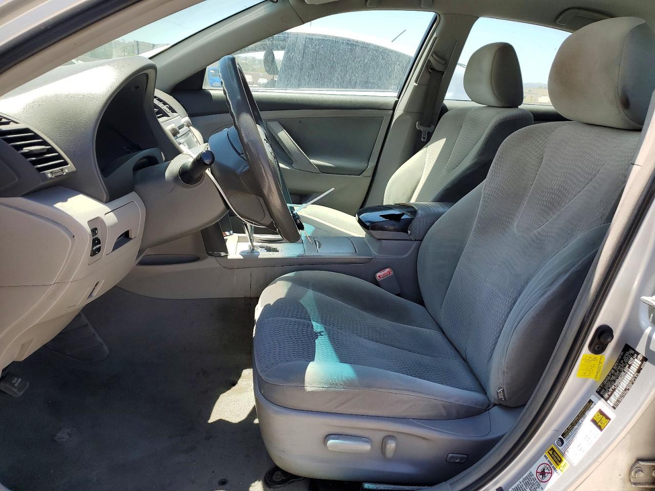 2011 Toyota Camry Le Silver vin: 4T1BF3EK2BU771800