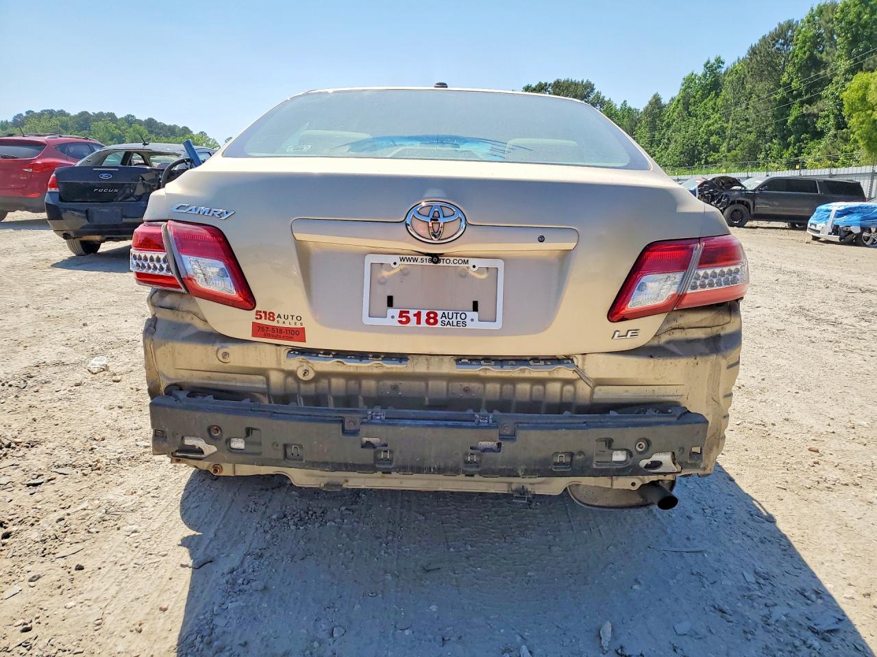 2011 Toyota Camry Le Gold vin: 4T1BF3EK2BU777144