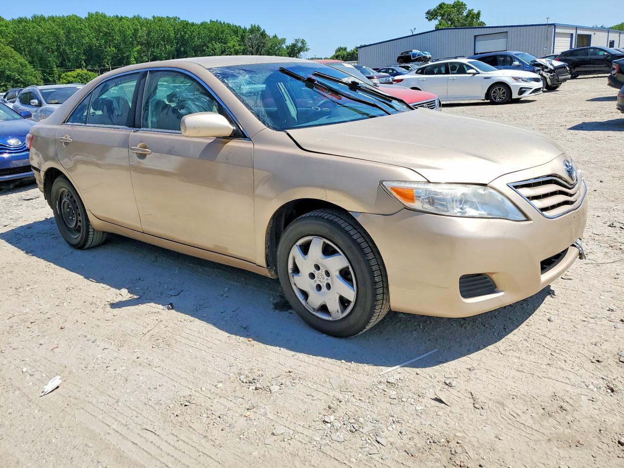 2011 Toyota Camry Le Gold vin: 4T1BF3EK2BU777144