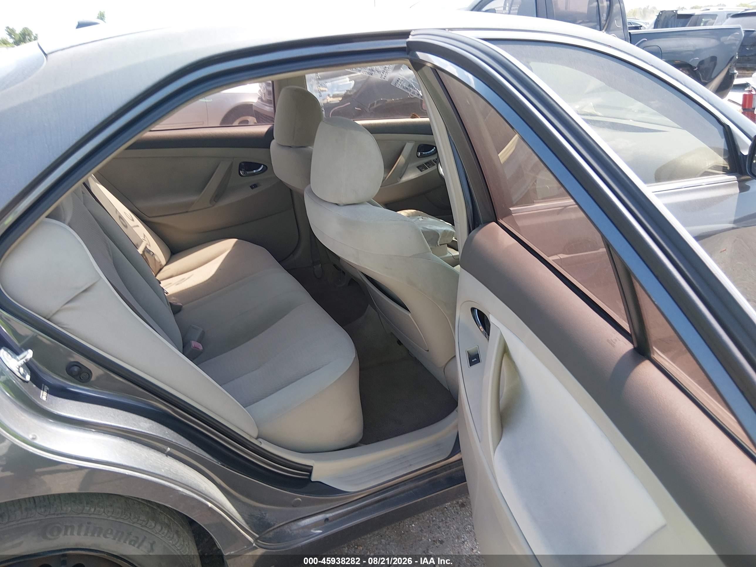2010 Toyota Camry Le Серый vin: 4T1BF3EK3AU014239