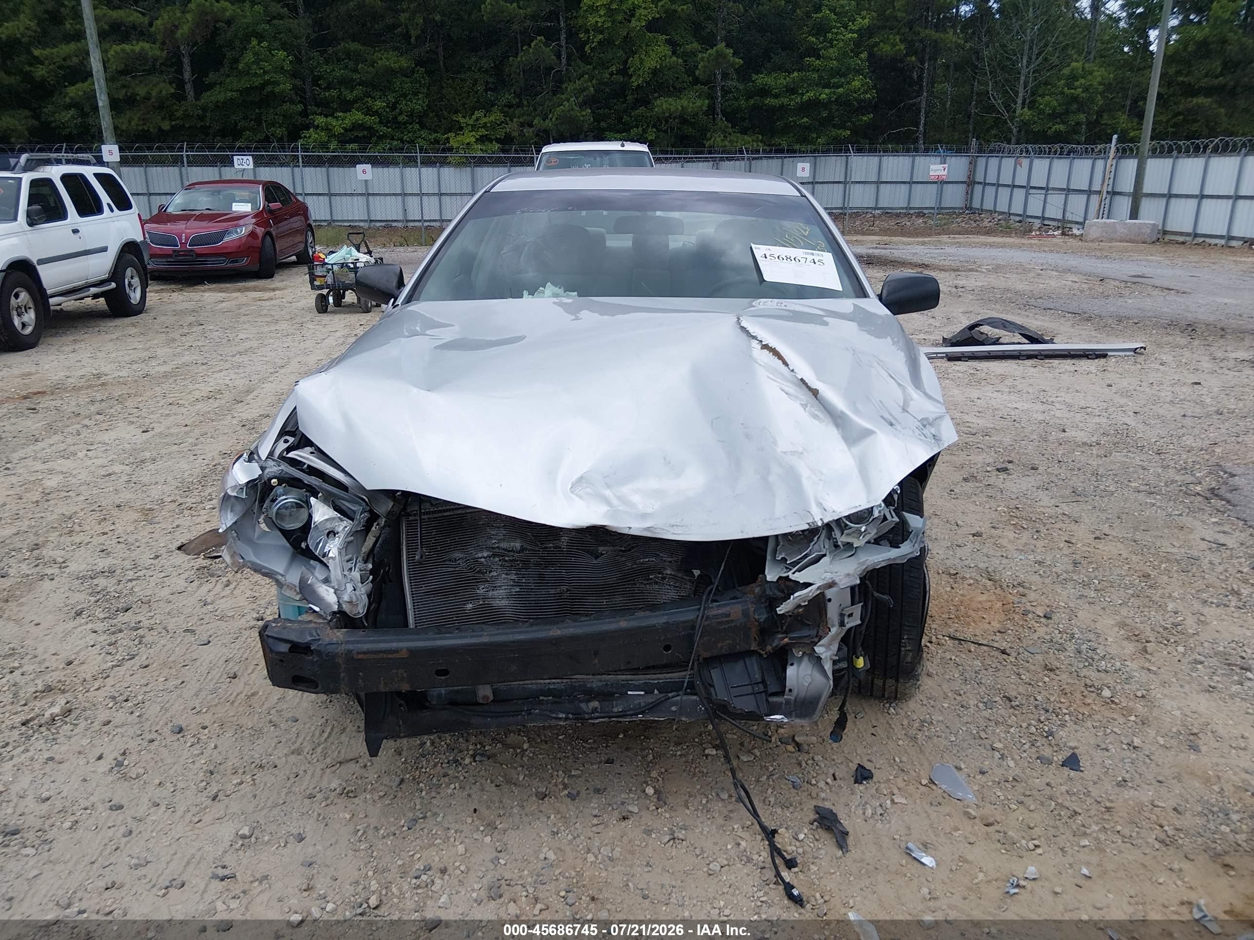 2010 Toyota Camry Le Серебряный vin: 4T1BF3EK3AU028173