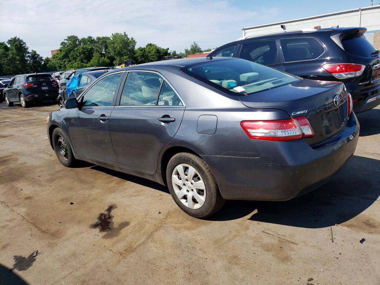 2010 Toyota Camry Le Gray vin: 4T1BF3EK3AU030490