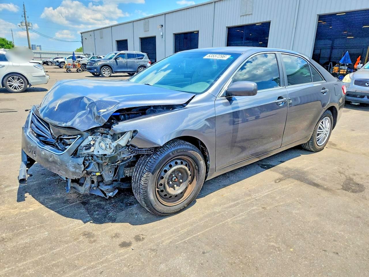 2010 Toyota Camry Le Gray vin: 4T1BF3EK3AU048214