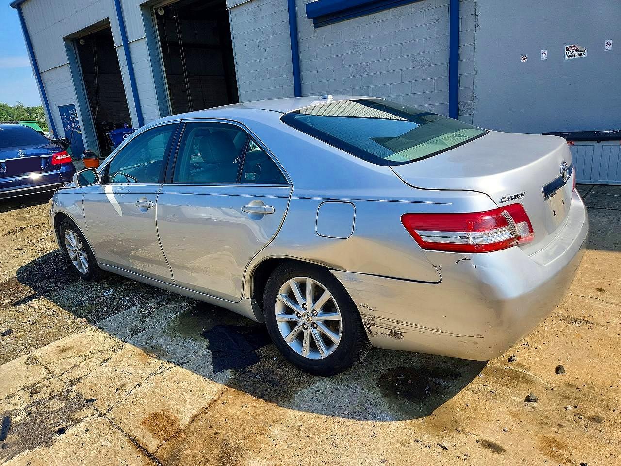 2010 Toyota Camry Xle Серебряный vin: 4T1BF3EK3AU052649