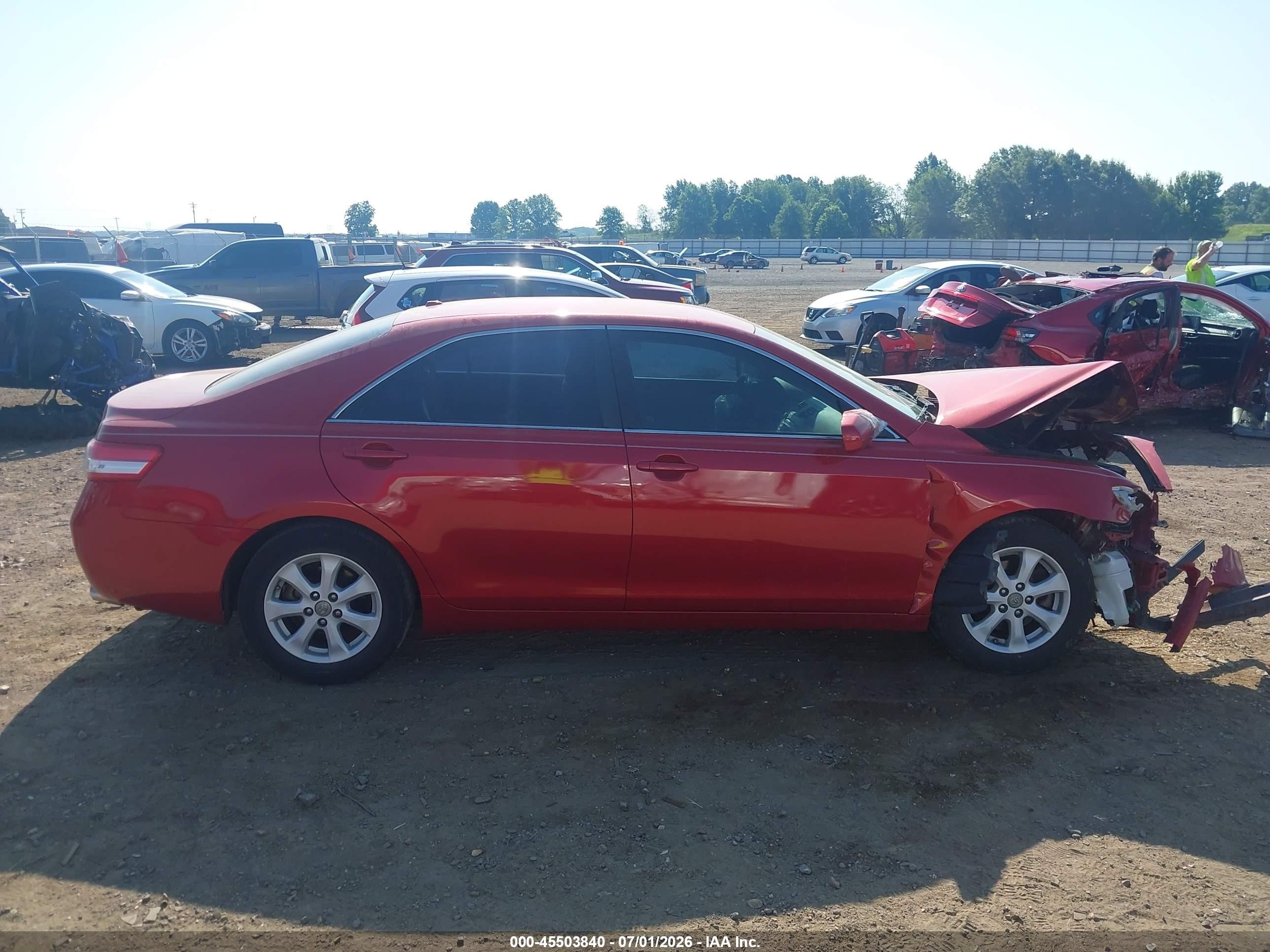 2010 Toyota Camry Le Красный vin: 4T1BF3EK3AU066017
