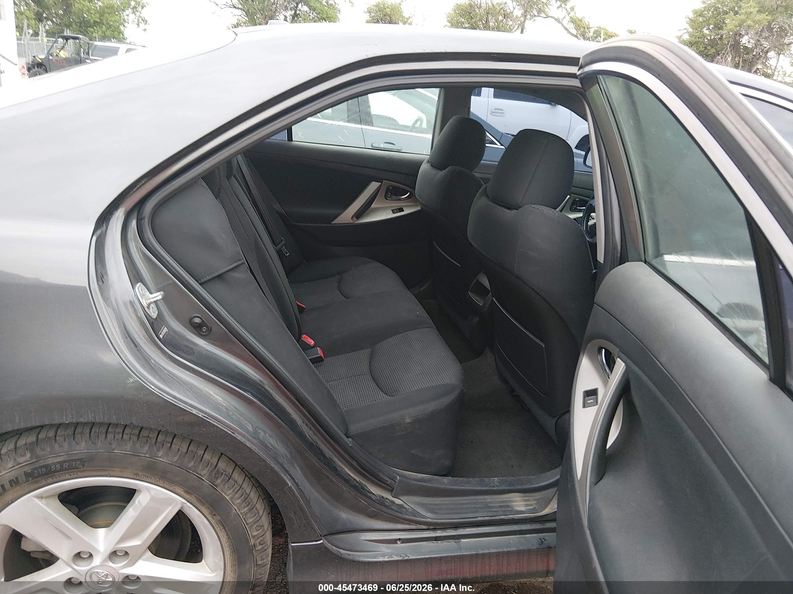 2010 Toyota Camry Se Gray vin: 4T1BF3EK3AU080189
