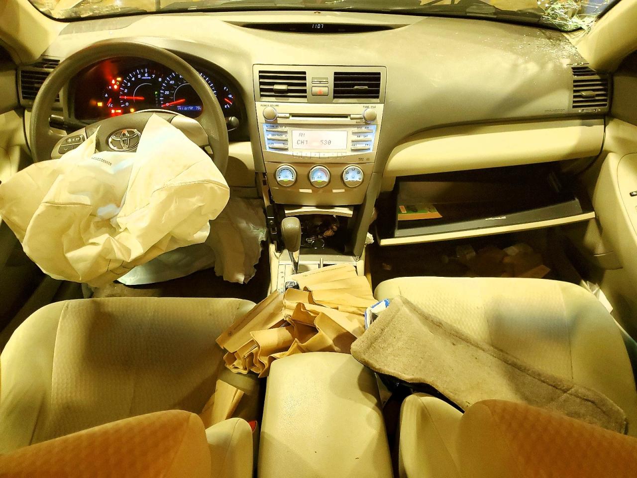 2010 Toyota Camry Le Tan vin: 4T1BF3EK3AU082833