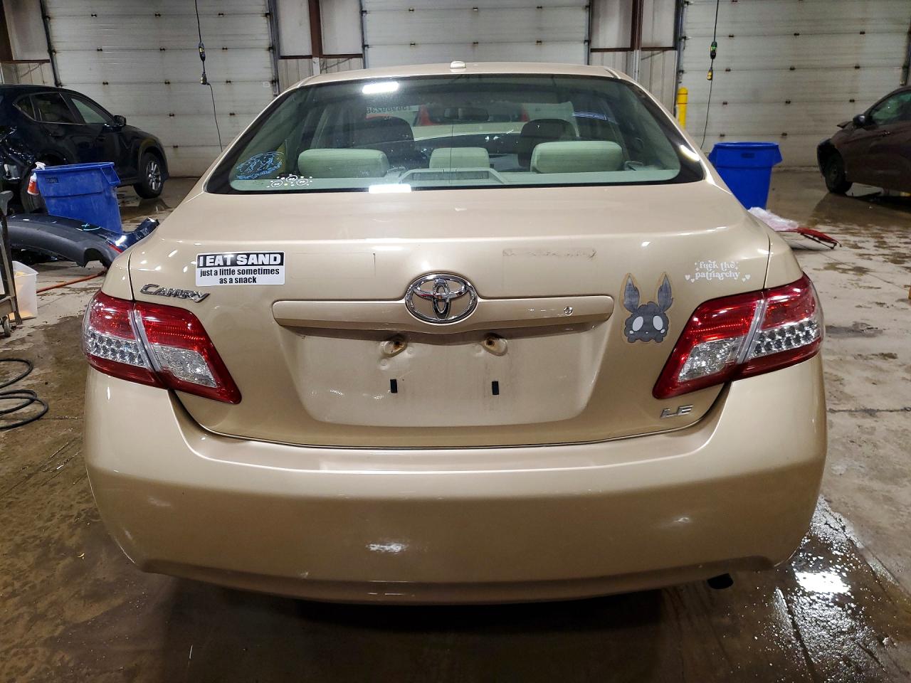 2010 Toyota Camry Le Tan vin: 4T1BF3EK3AU082833