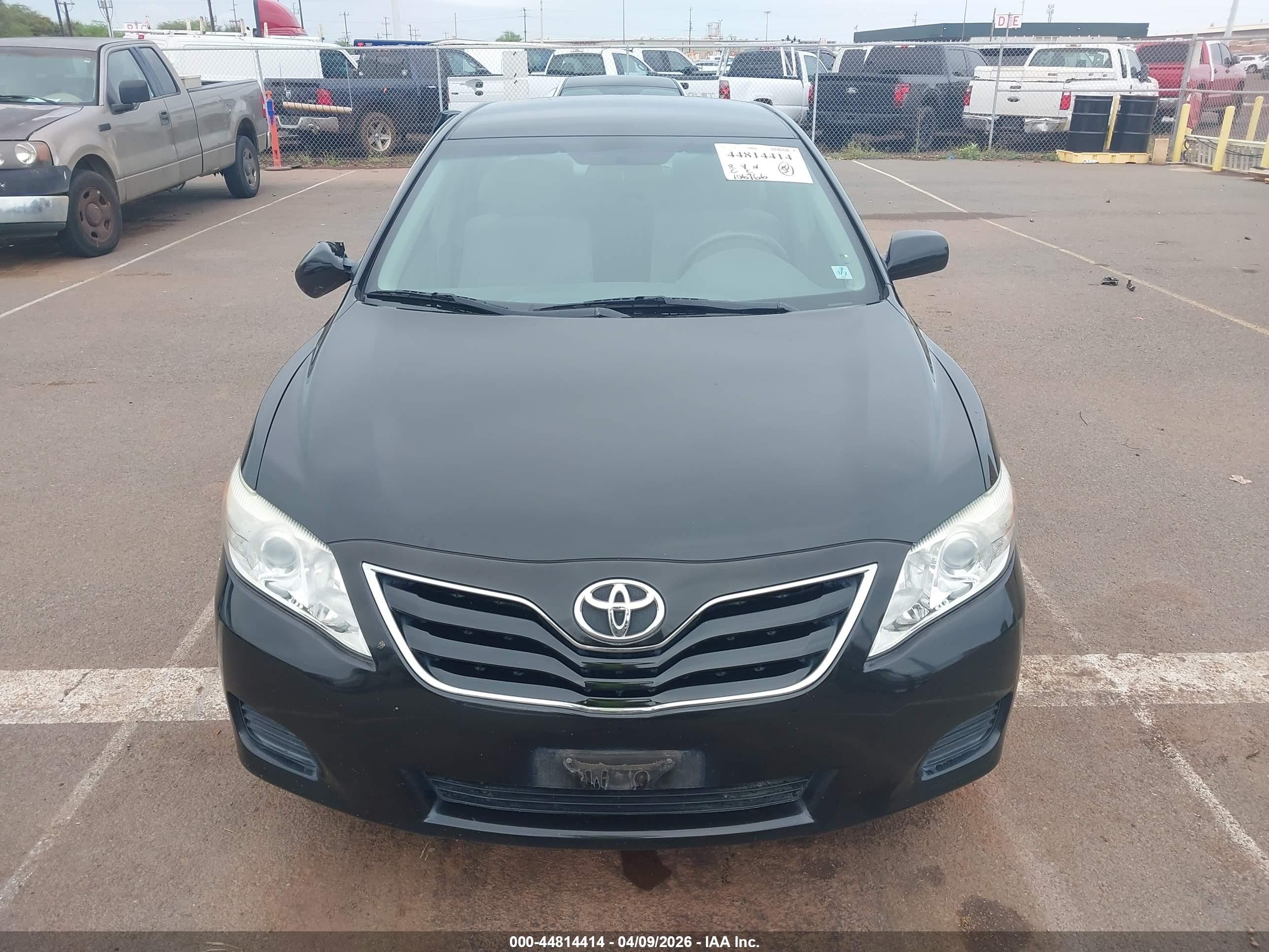 2010 Toyota Camry Le Черный vin: 4T1BF3EK3AU090589