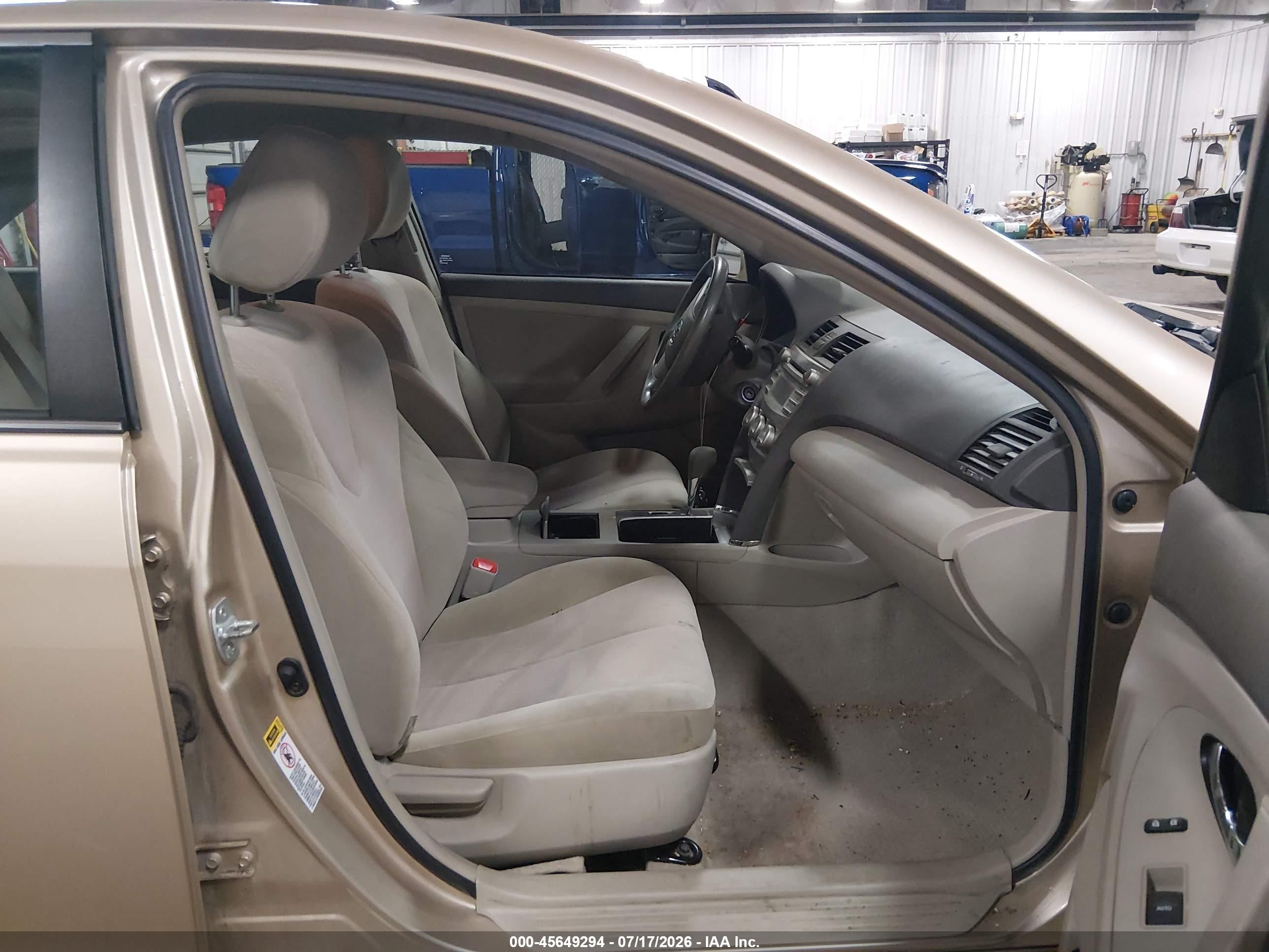 2010 Toyota Camry Le Золотой vin: 4T1BF3EK3AU094447