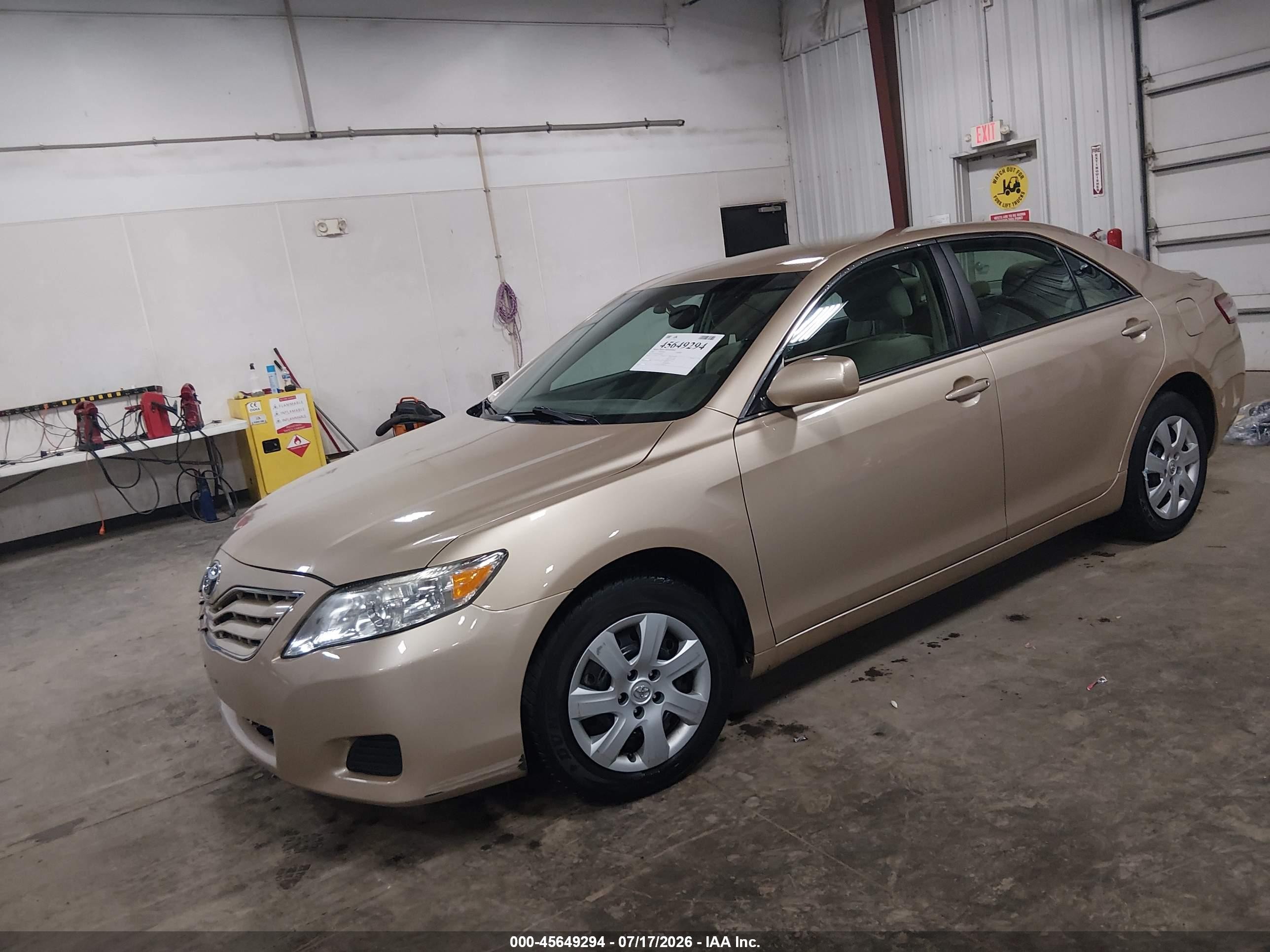 2010 Toyota Camry Le Золотой vin: 4T1BF3EK3AU094447