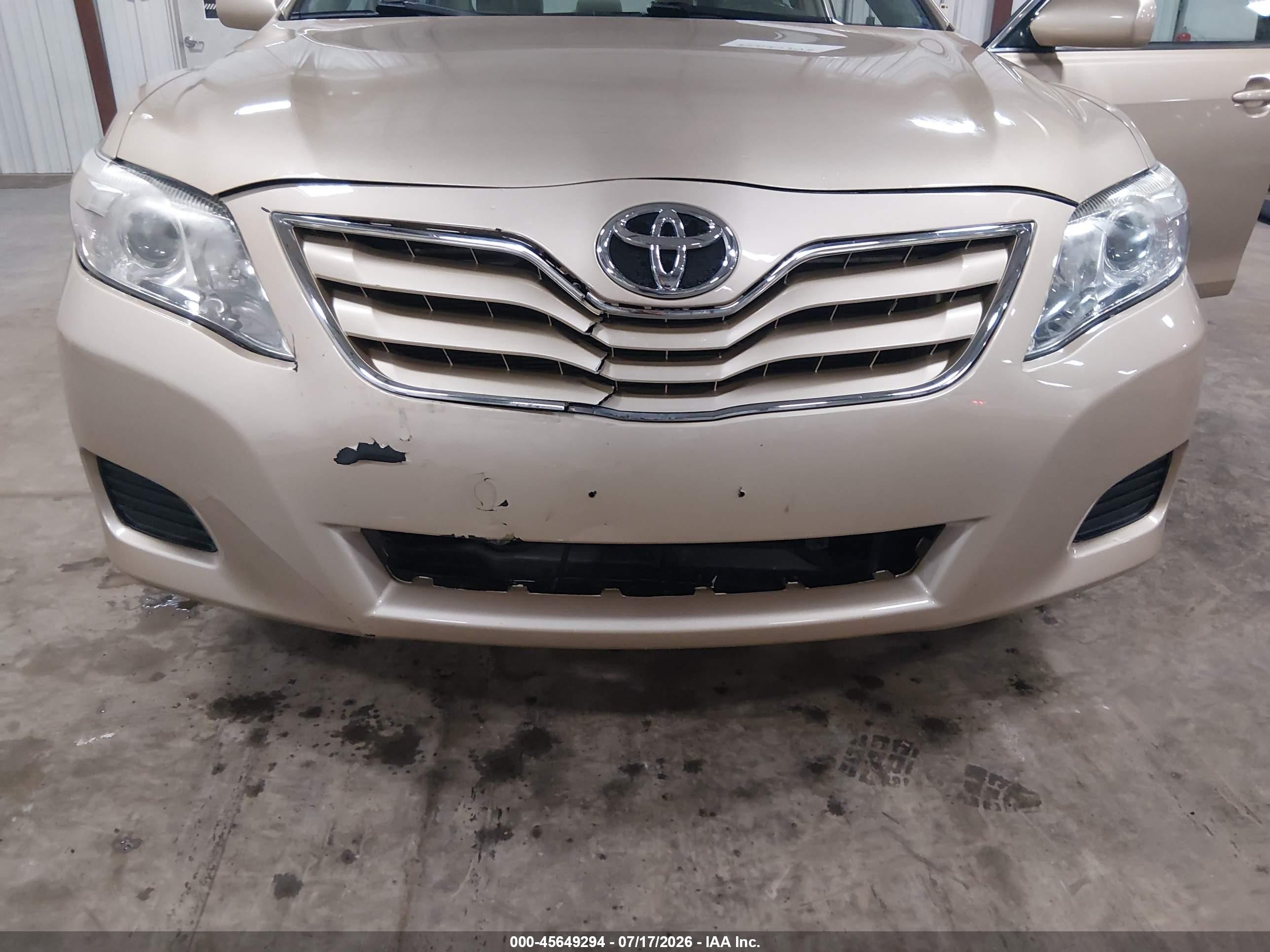 2010 Toyota Camry Le Золотой vin: 4T1BF3EK3AU094447