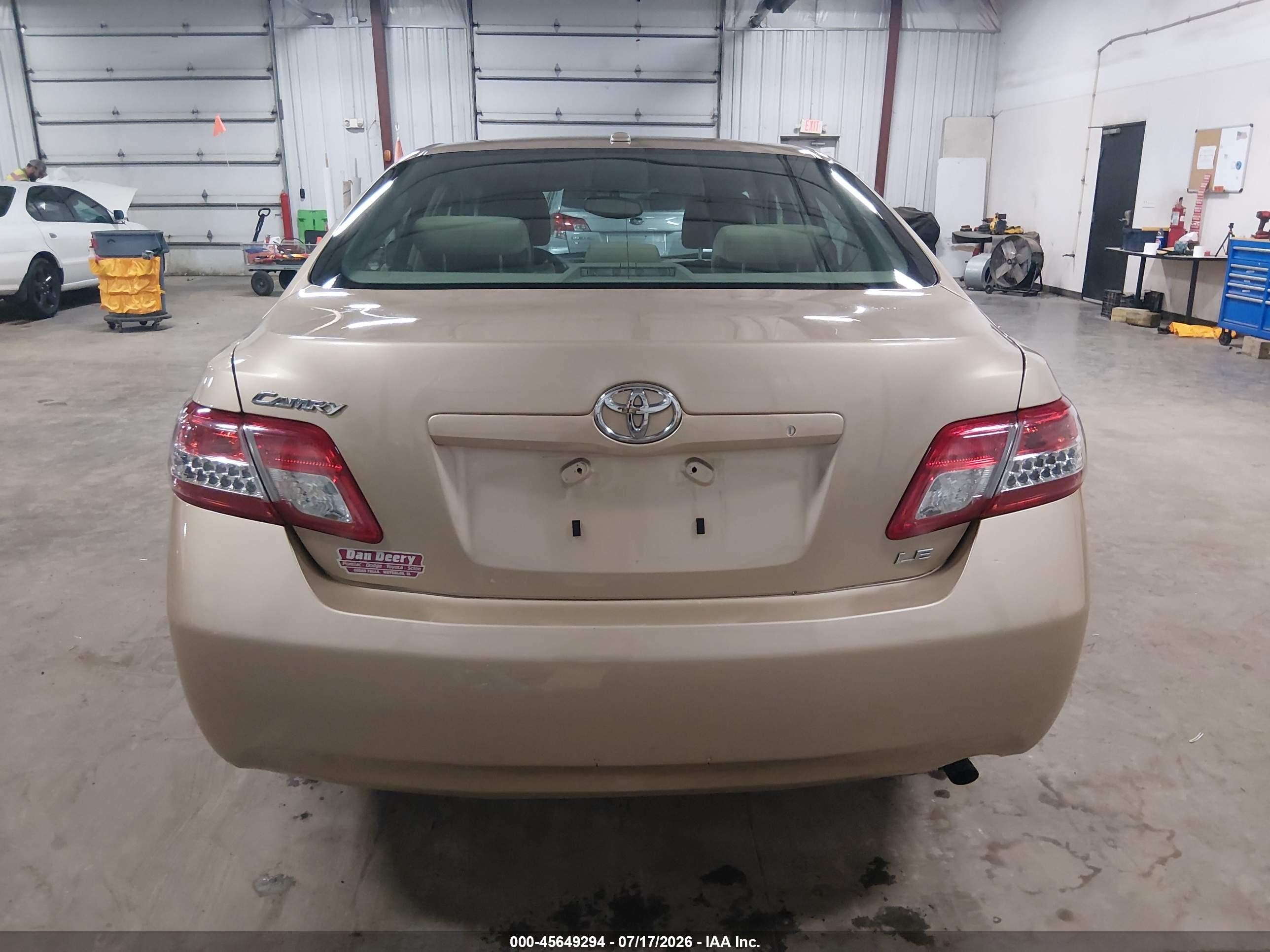 2010 Toyota Camry Le Золотой vin: 4T1BF3EK3AU094447