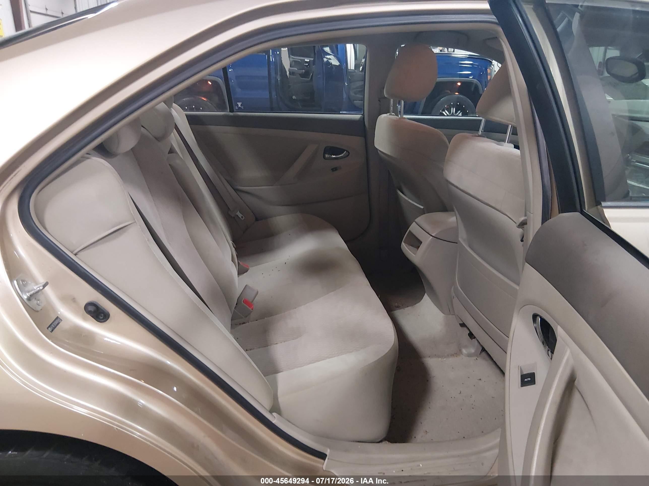 2010 Toyota Camry Le Золотой vin: 4T1BF3EK3AU094447