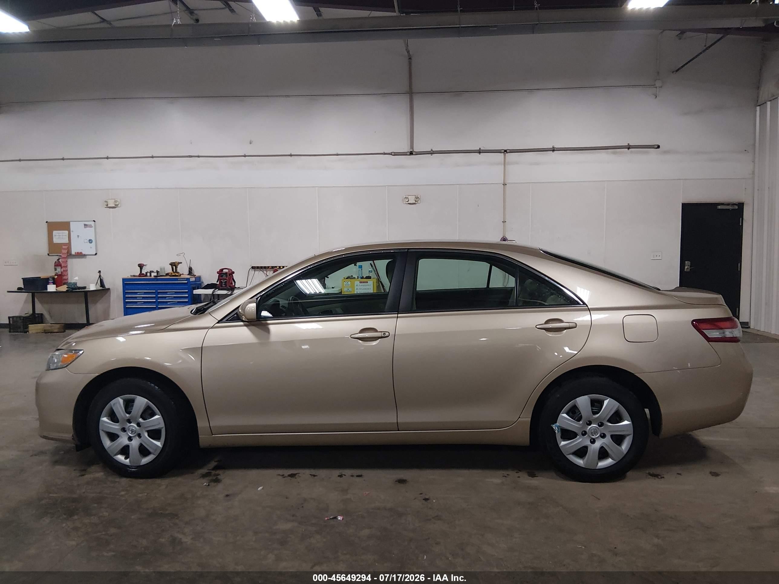 2010 Toyota Camry Le Золотой vin: 4T1BF3EK3AU094447