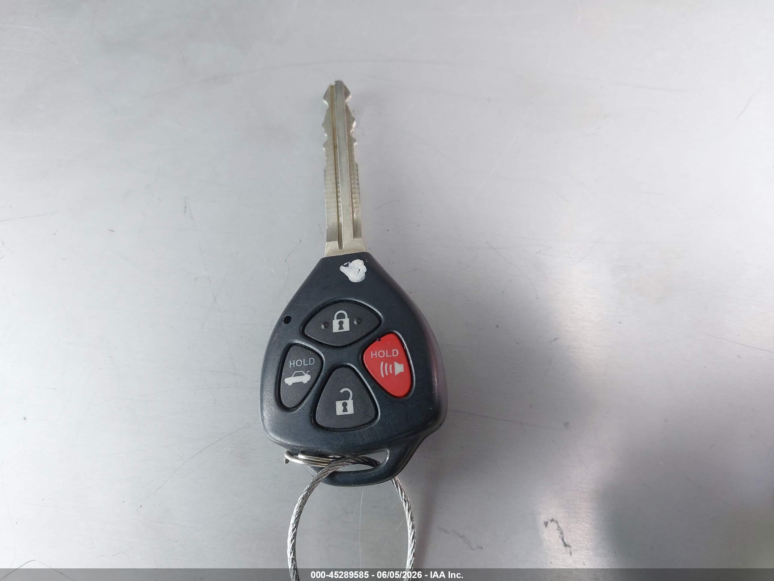 2010 Toyota Camry Le Red vin: 4T1BF3EK3AU099826