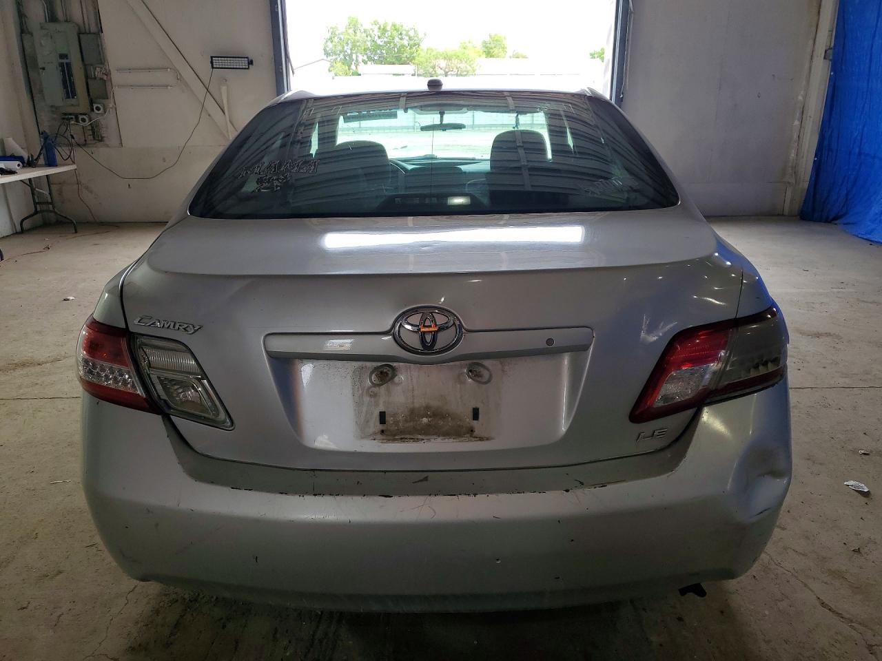 2010 Toyota Camry Le Silver vin: 4T1BF3EK3AU101431