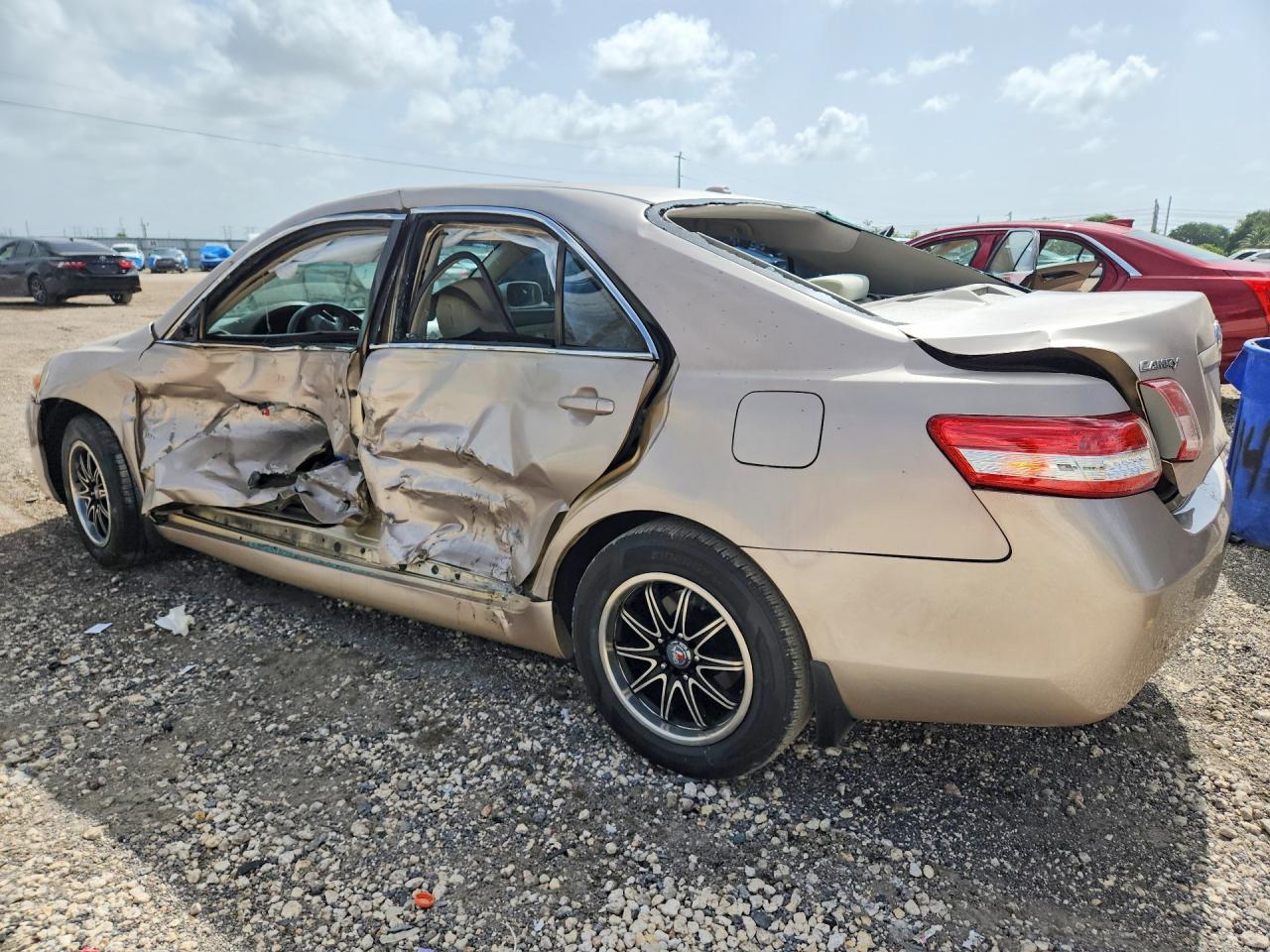 2010 Toyota Camry Base Tan vin: 4T1BF3EK3AU112347