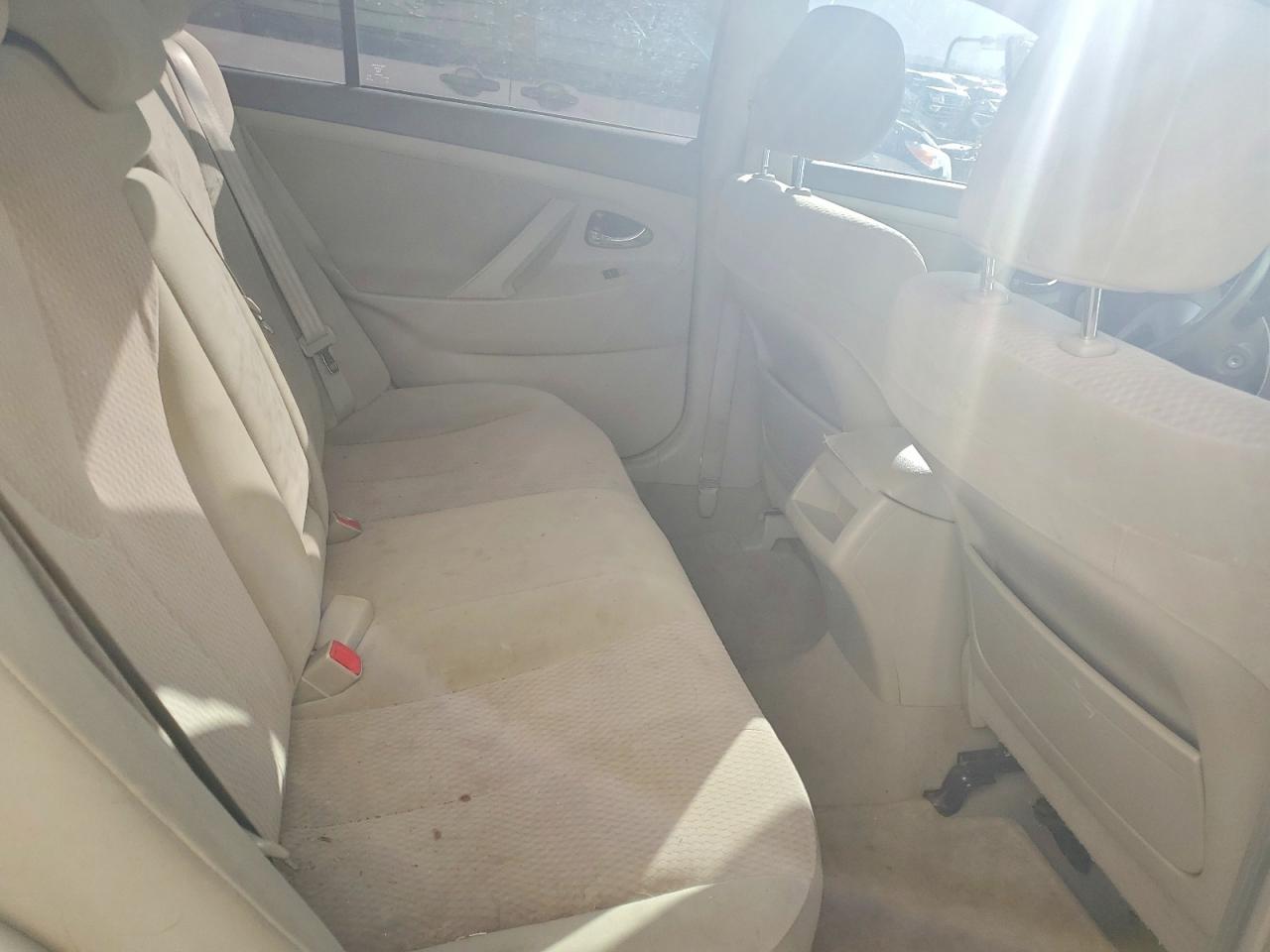 2010 Toyota Camry Base Золотой vin: 4T1BF3EK3AU509282