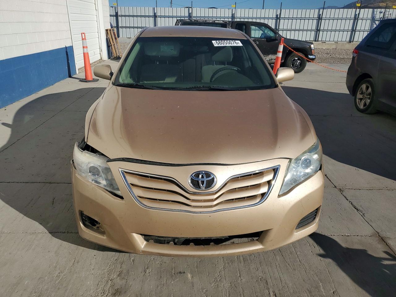 2010 Toyota Camry Base Золотой vin: 4T1BF3EK3AU509282
