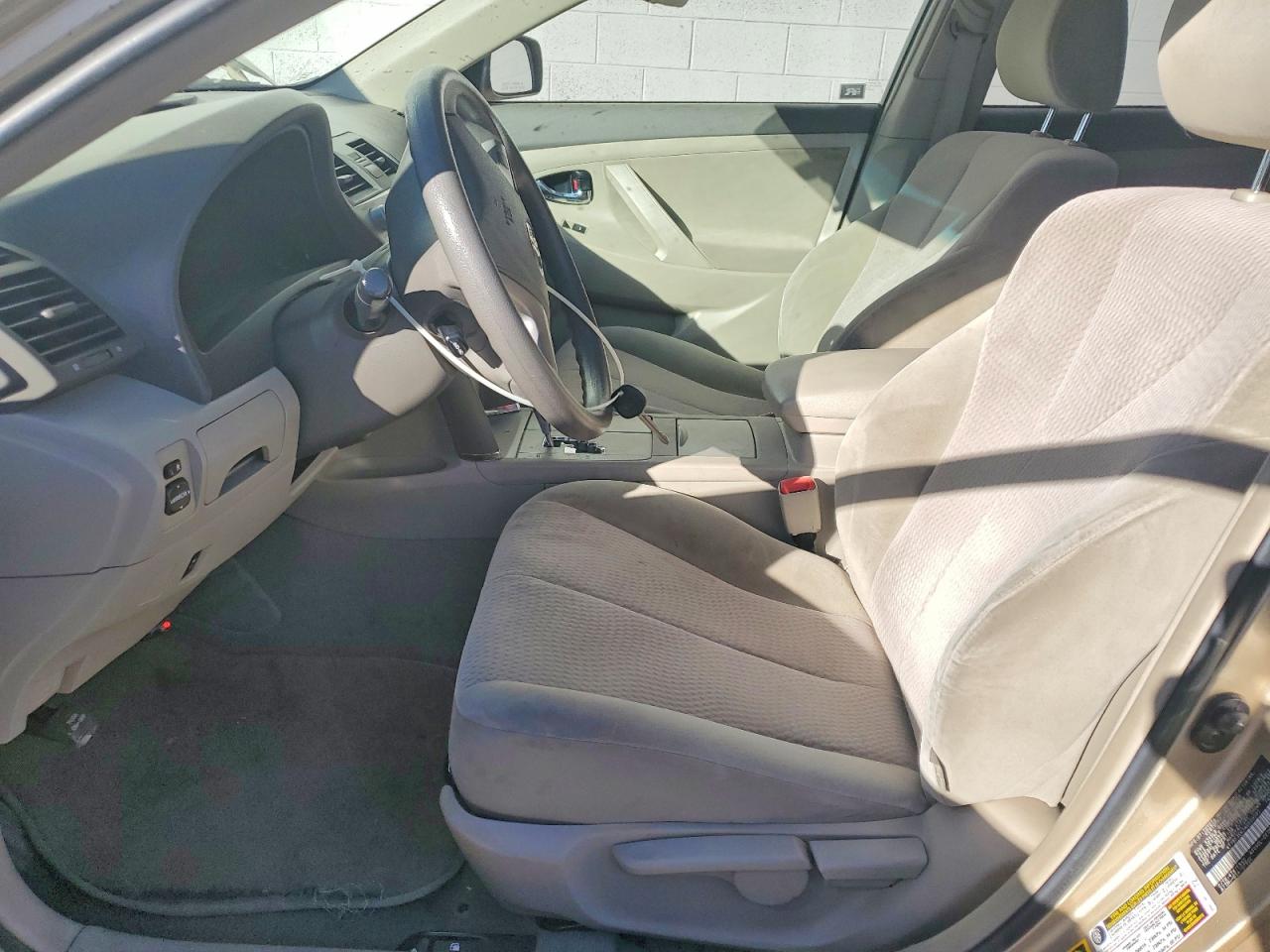 2010 Toyota Camry Base Золотой vin: 4T1BF3EK3AU509282