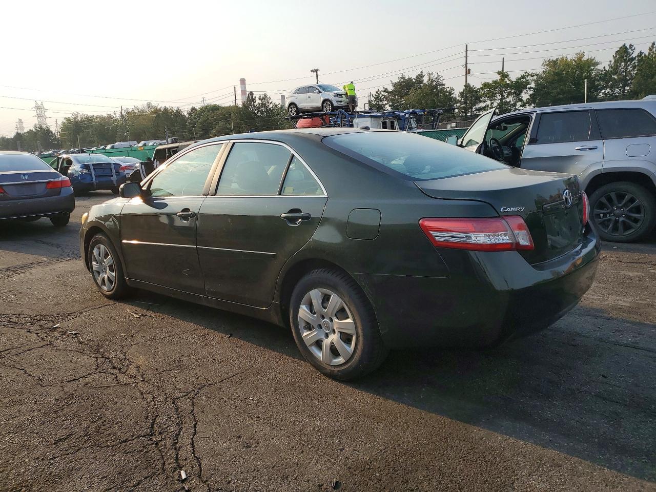 2010 Toyota Camry Le Зеленый vin: 4T1BF3EK3AU512604
