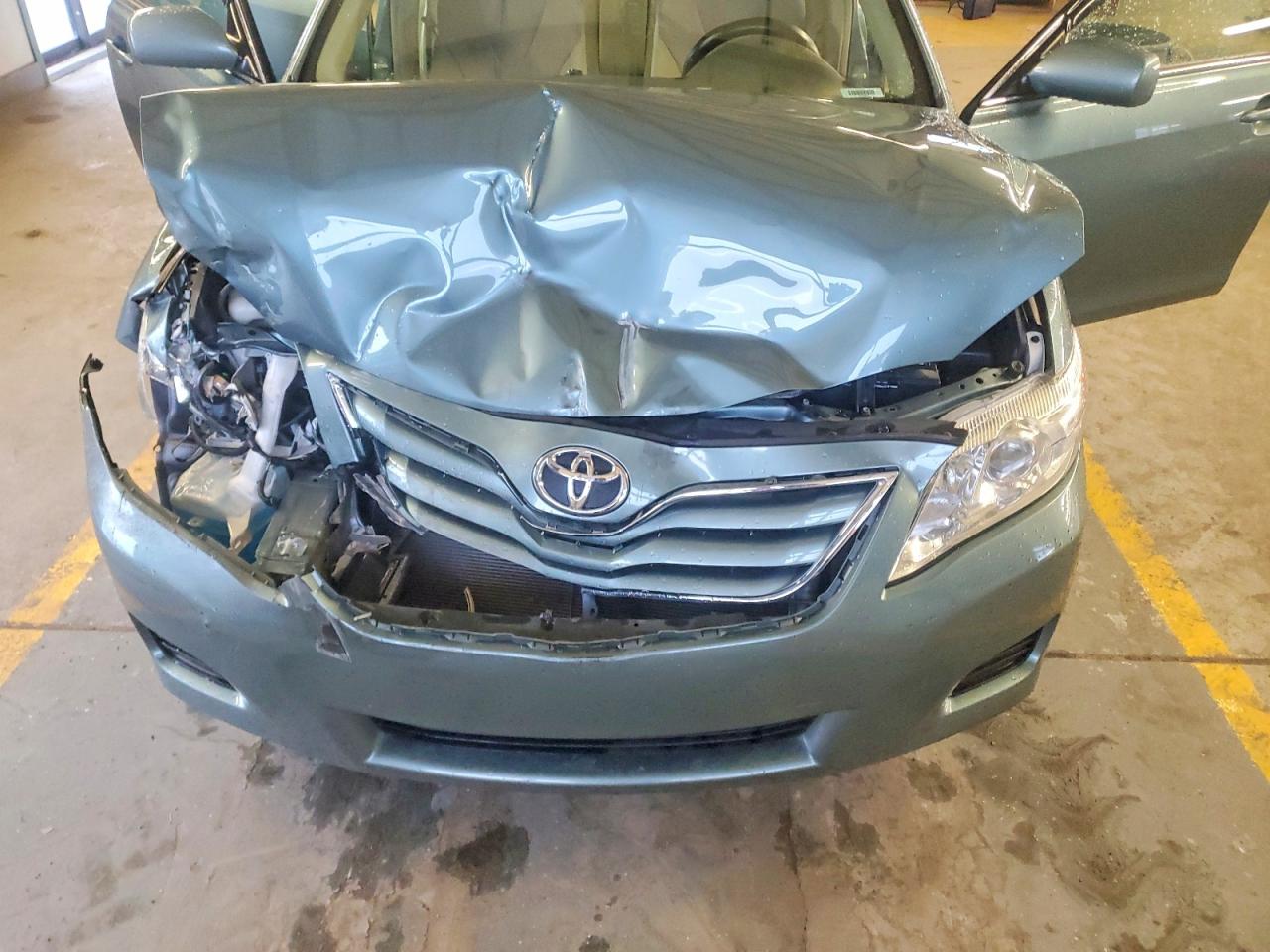 2010 Toyota Camry Le Teal vin: 4T1BF3EK3AU512733