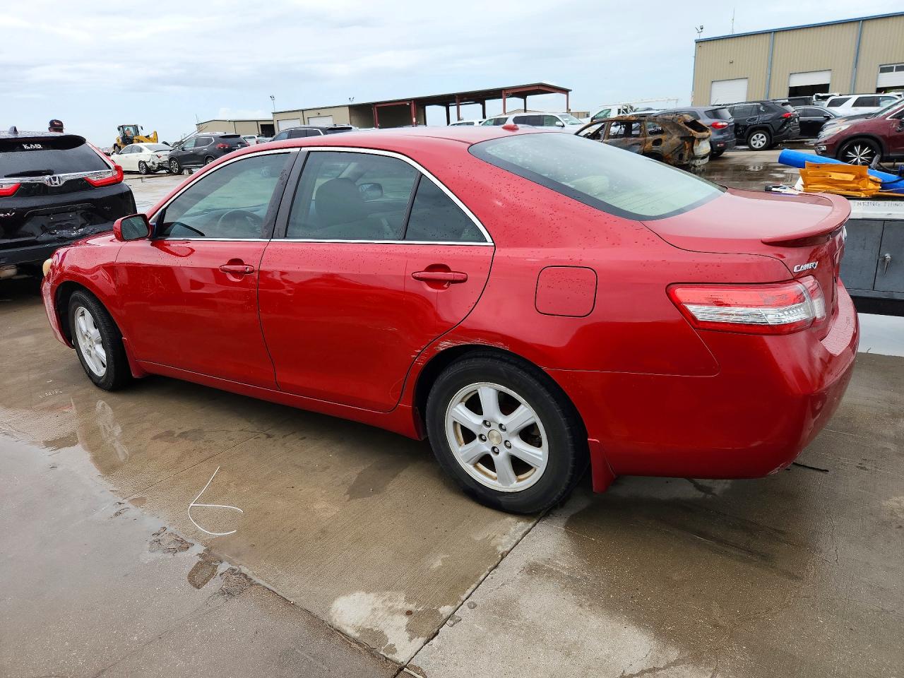 2010 Toyota Camry Le Red vin: 4T1BF3EK3AU514207