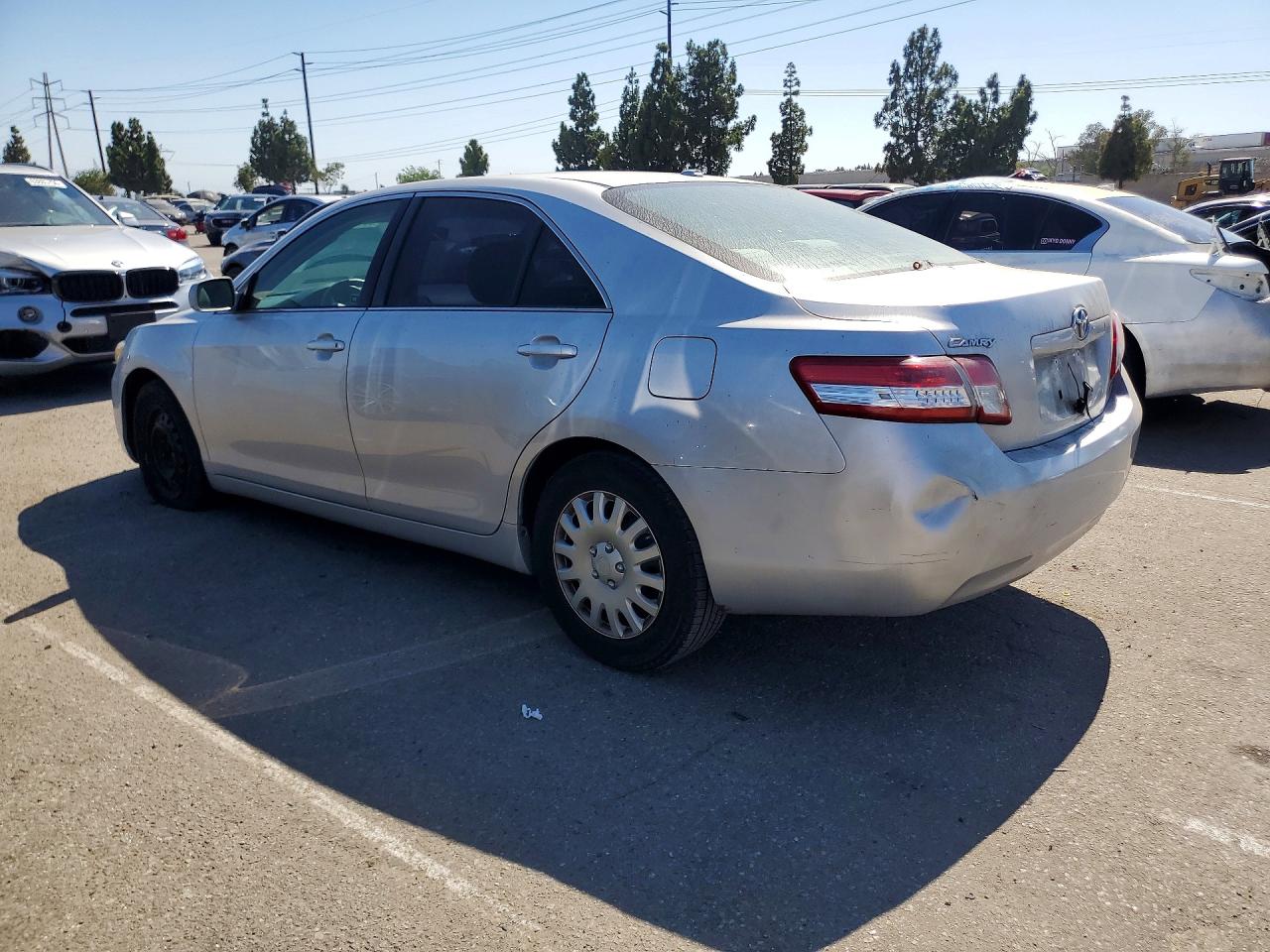 2010 Toyota Camry Le Silver vin: 4T1BF3EK3AU522923