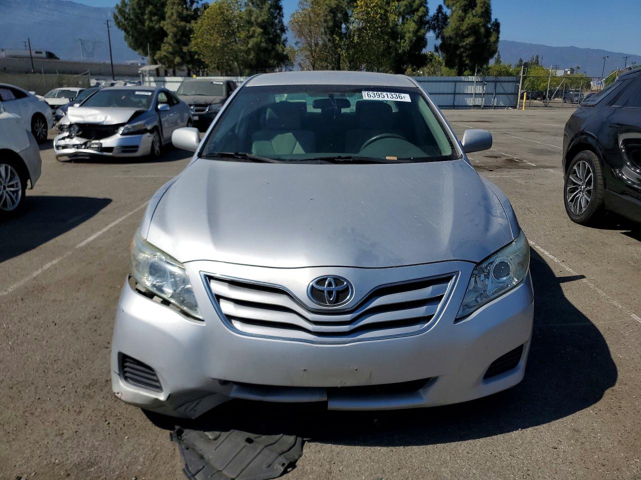 2010 Toyota Camry Le Silver vin: 4T1BF3EK3AU522923