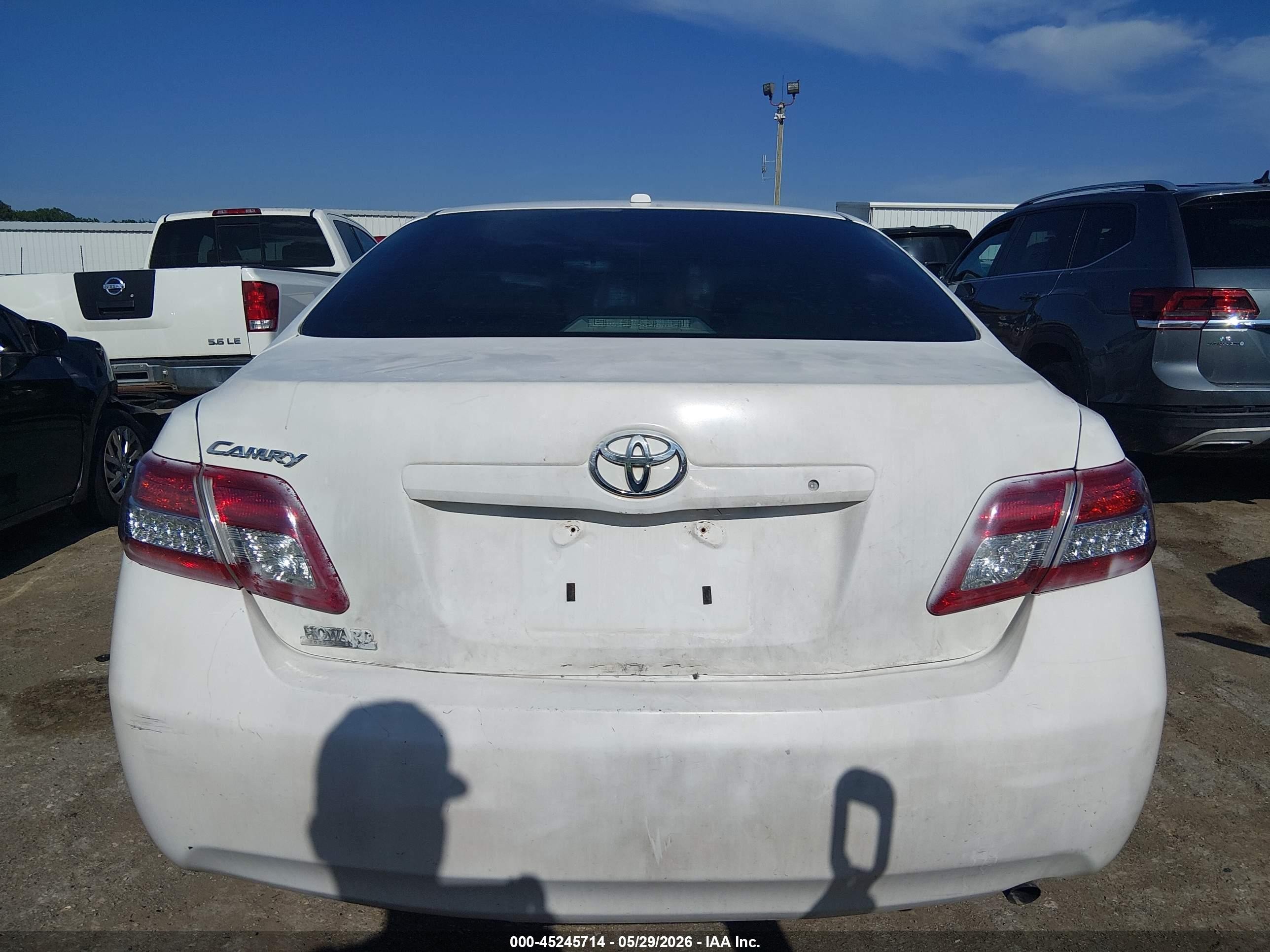 2010 Toyota Camry   White vin: 4T1BF3EK3AU527958