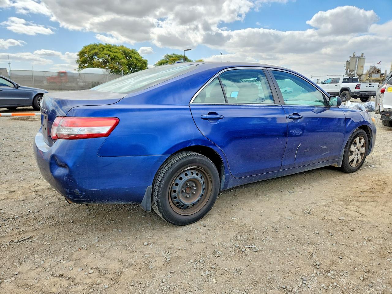 2010 Toyota Camry Le Blue vin: 4T1BF3EK3AU535235