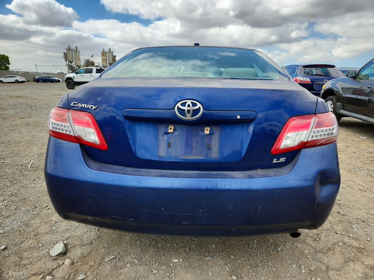 2010 Toyota Camry Le Blue vin: 4T1BF3EK3AU535235