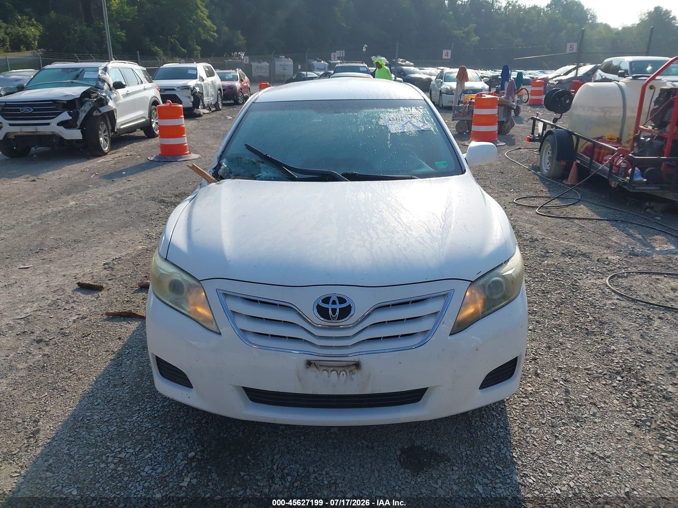 2010 Toyota Camry Le White vin: 4T1BF3EK3AU552939