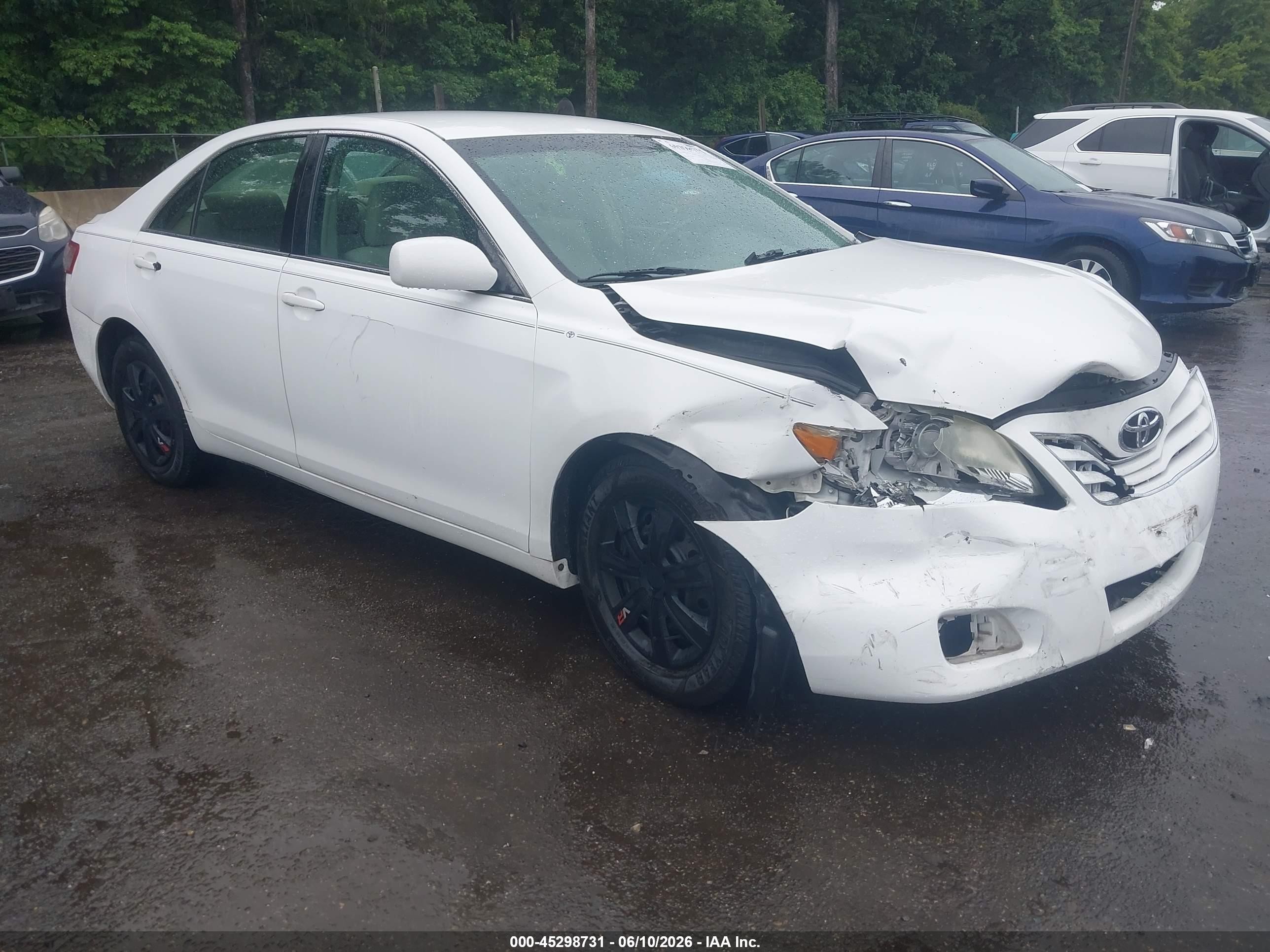 2010 Toyota Camry Le White vin: 4T1BF3EK3AU566193