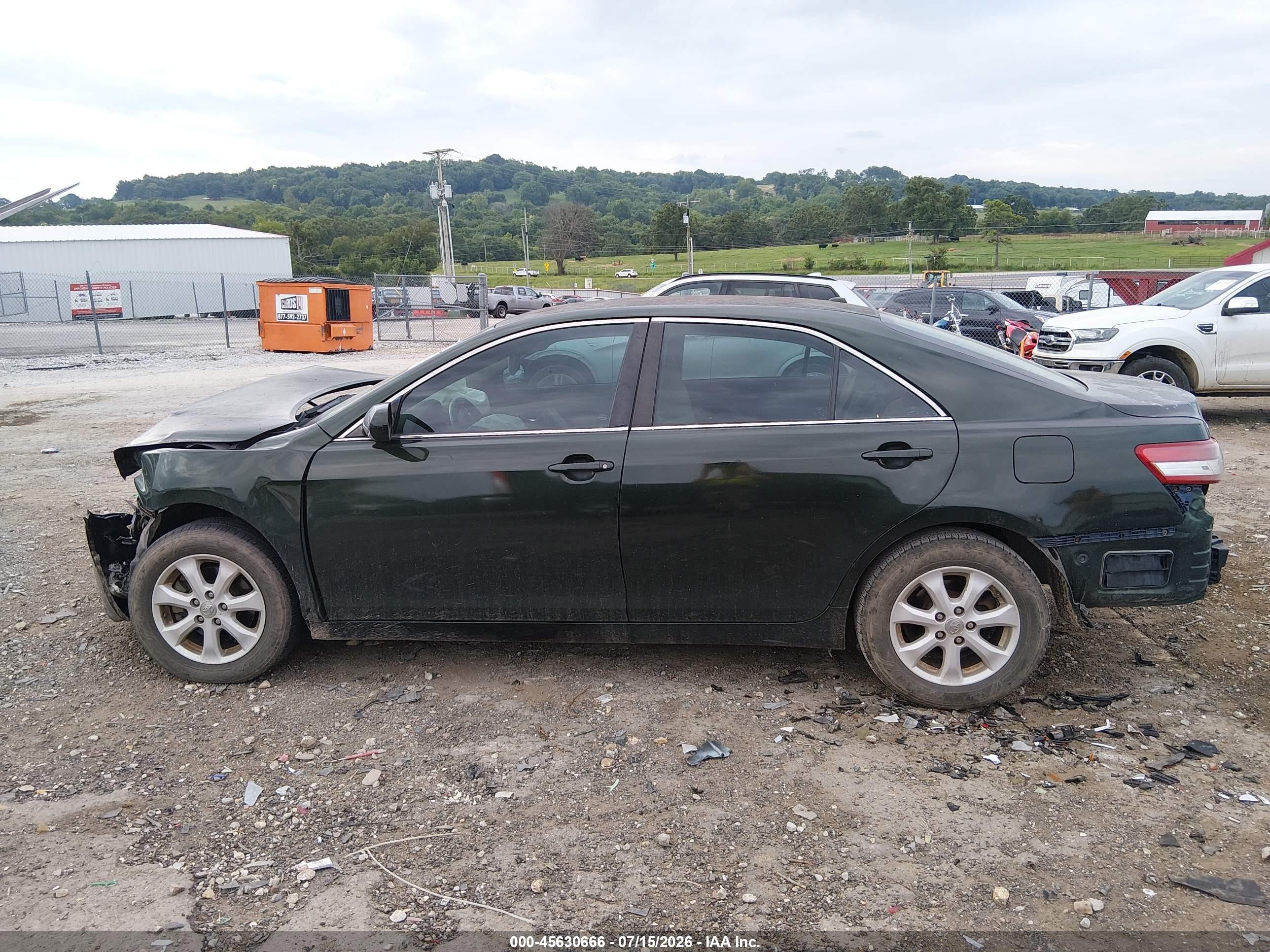 2010 Toyota Camry Le Green vin: 4T1BF3EK3AU568610