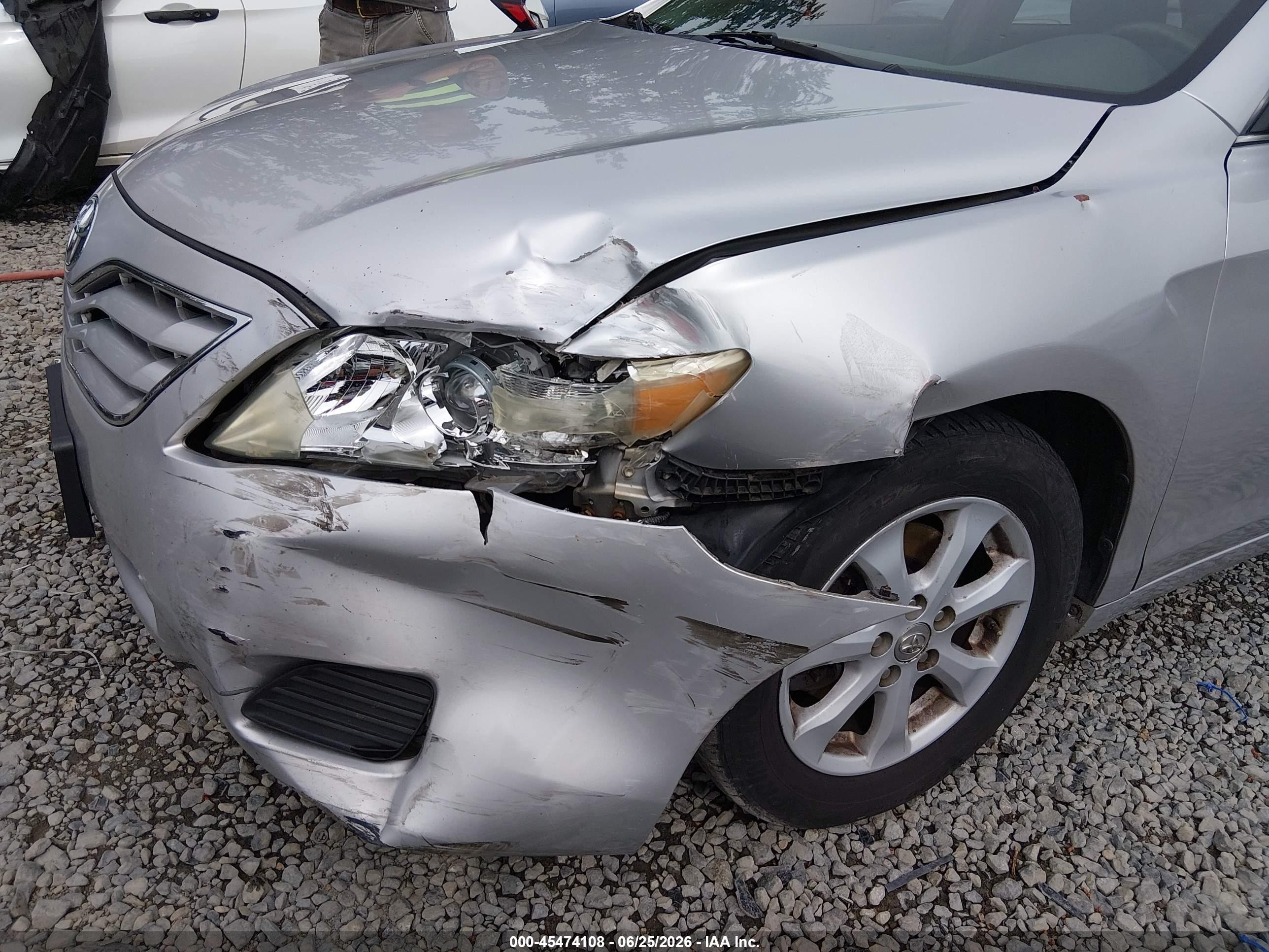 2011 Toyota Camry Le Серебряный vin: 4T1BF3EK3BU121678