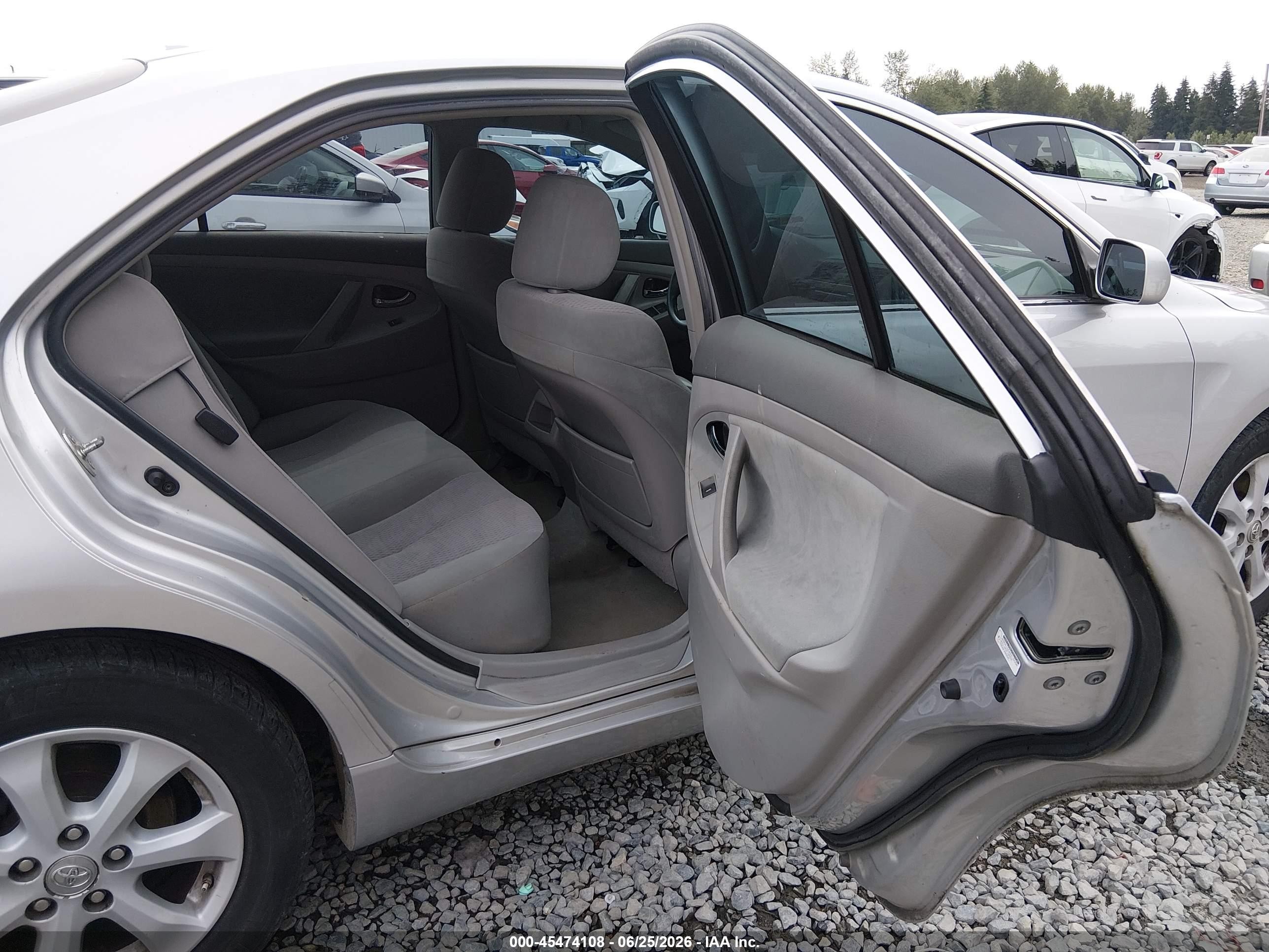 2011 Toyota Camry Le Серебряный vin: 4T1BF3EK3BU121678