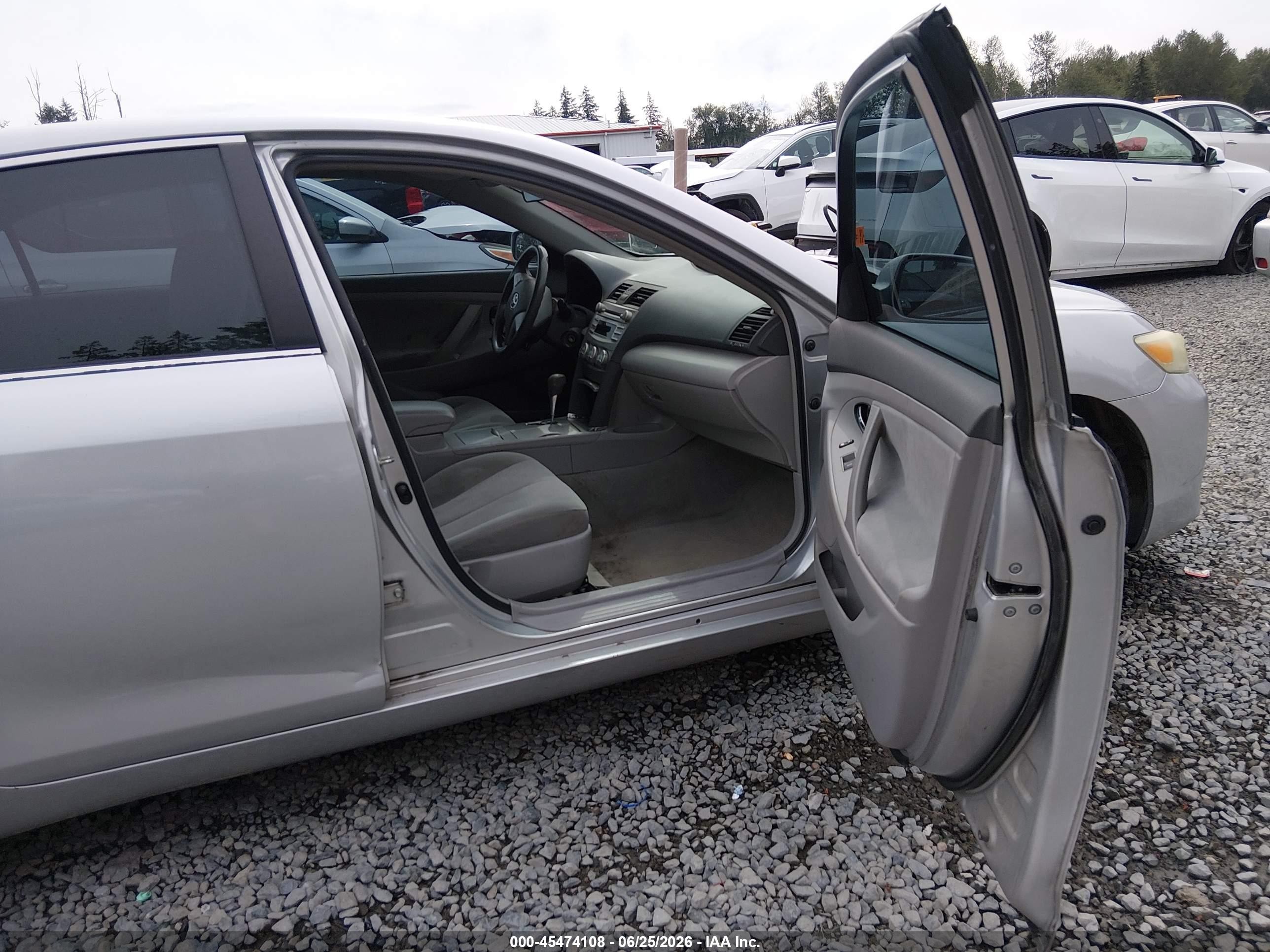 2011 Toyota Camry Le Серебряный vin: 4T1BF3EK3BU121678