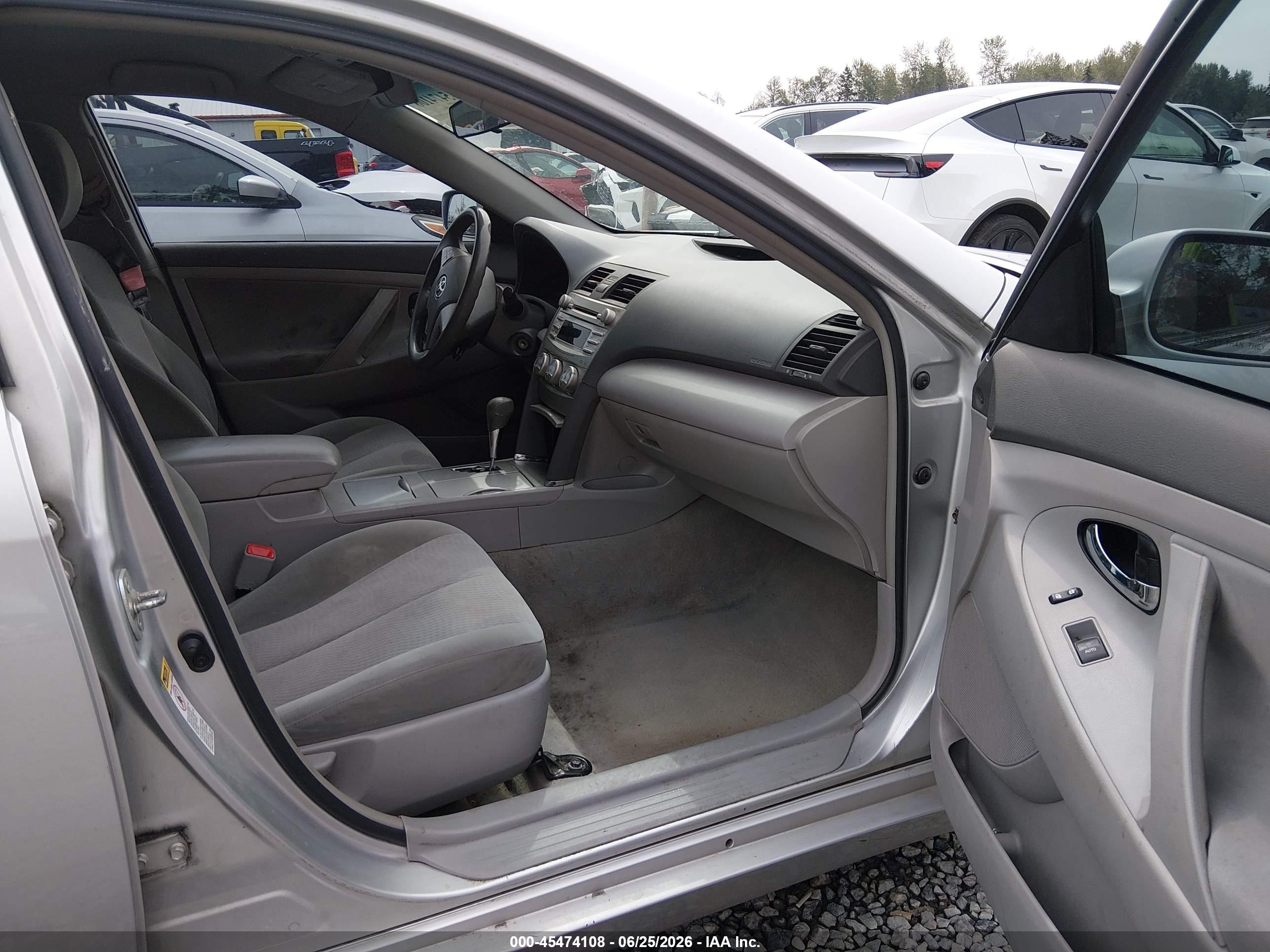 2011 Toyota Camry Le Серебряный vin: 4T1BF3EK3BU121678