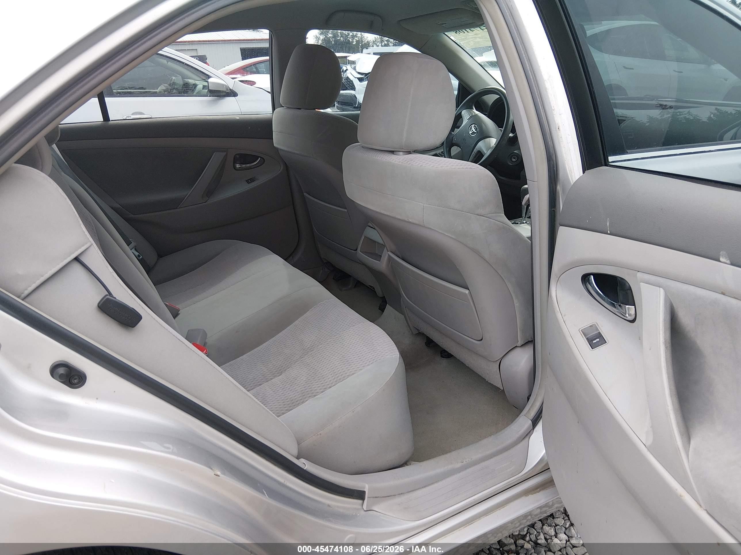2011 Toyota Camry Le Серебряный vin: 4T1BF3EK3BU121678