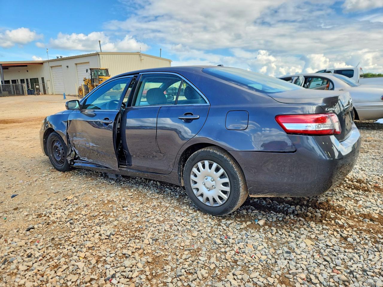 2011 Toyota Camry Le Gray vin: 4T1BF3EK3BU135032