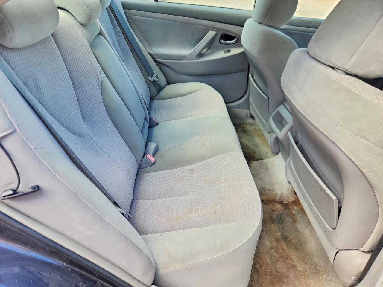 2011 Toyota Camry Le Gray vin: 4T1BF3EK3BU135032