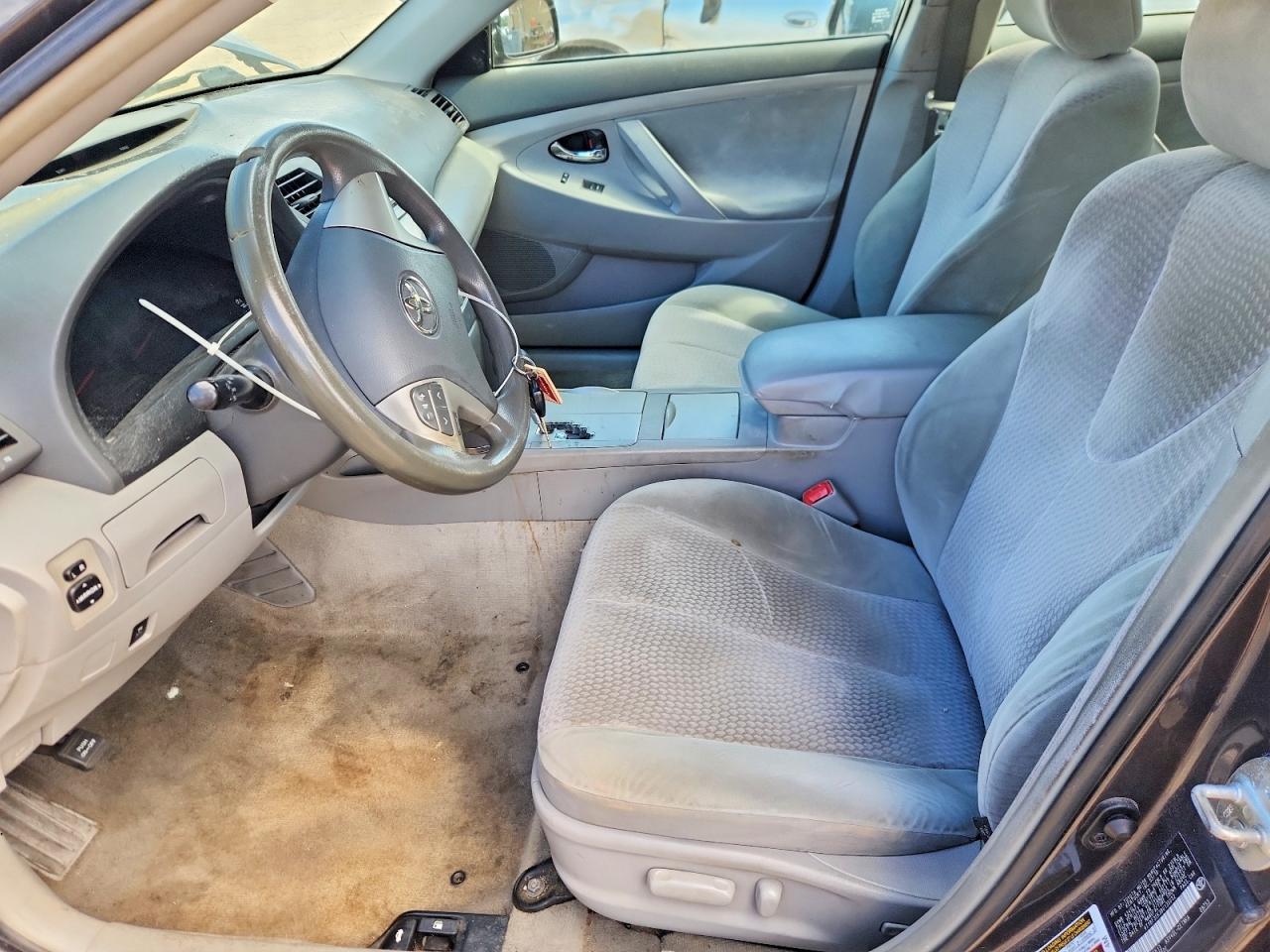 2011 Toyota Camry Le Gray vin: 4T1BF3EK3BU135032