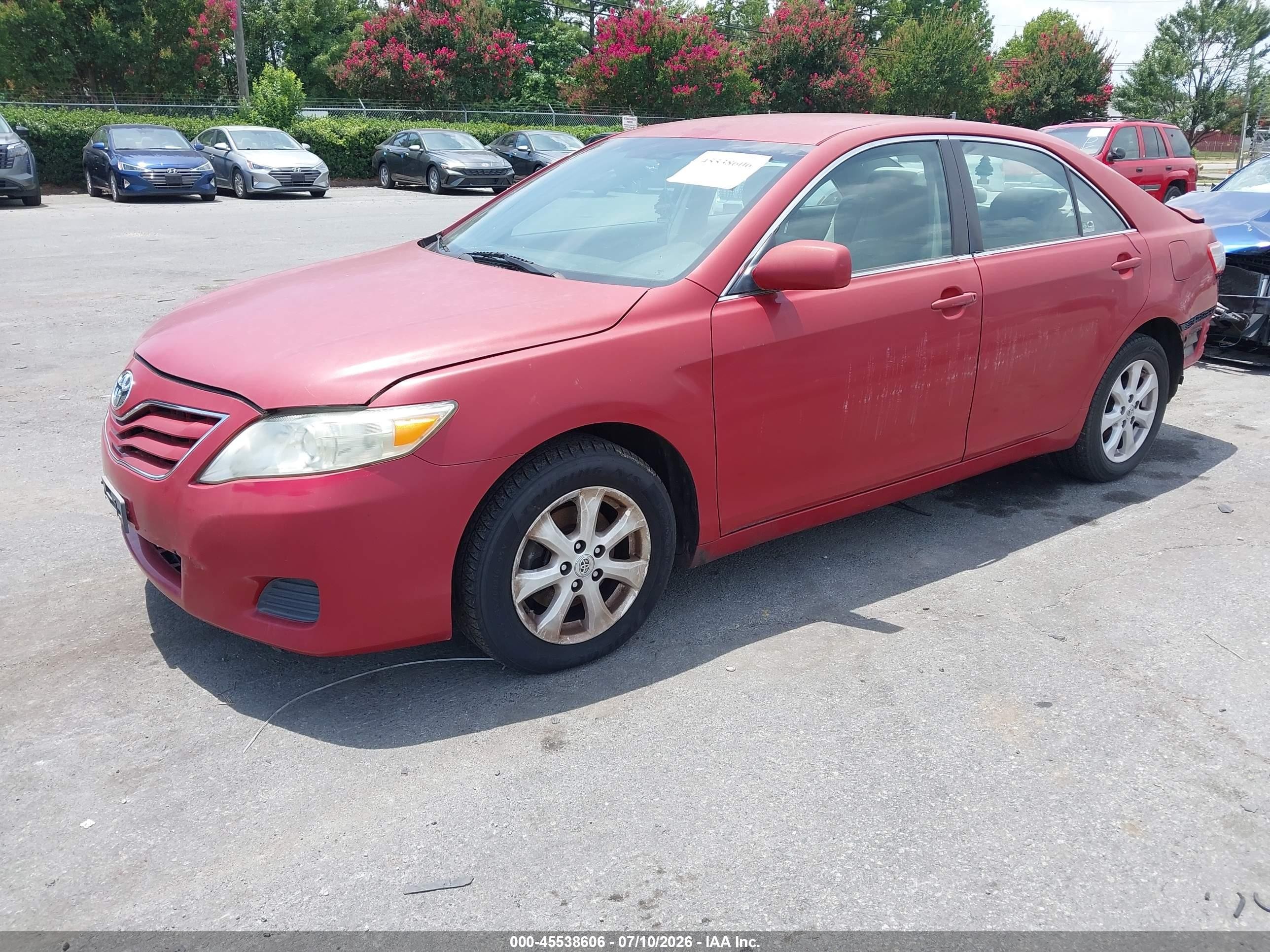 2011 Toyota Camry Le Red vin: 4T1BF3EK3BU149609
