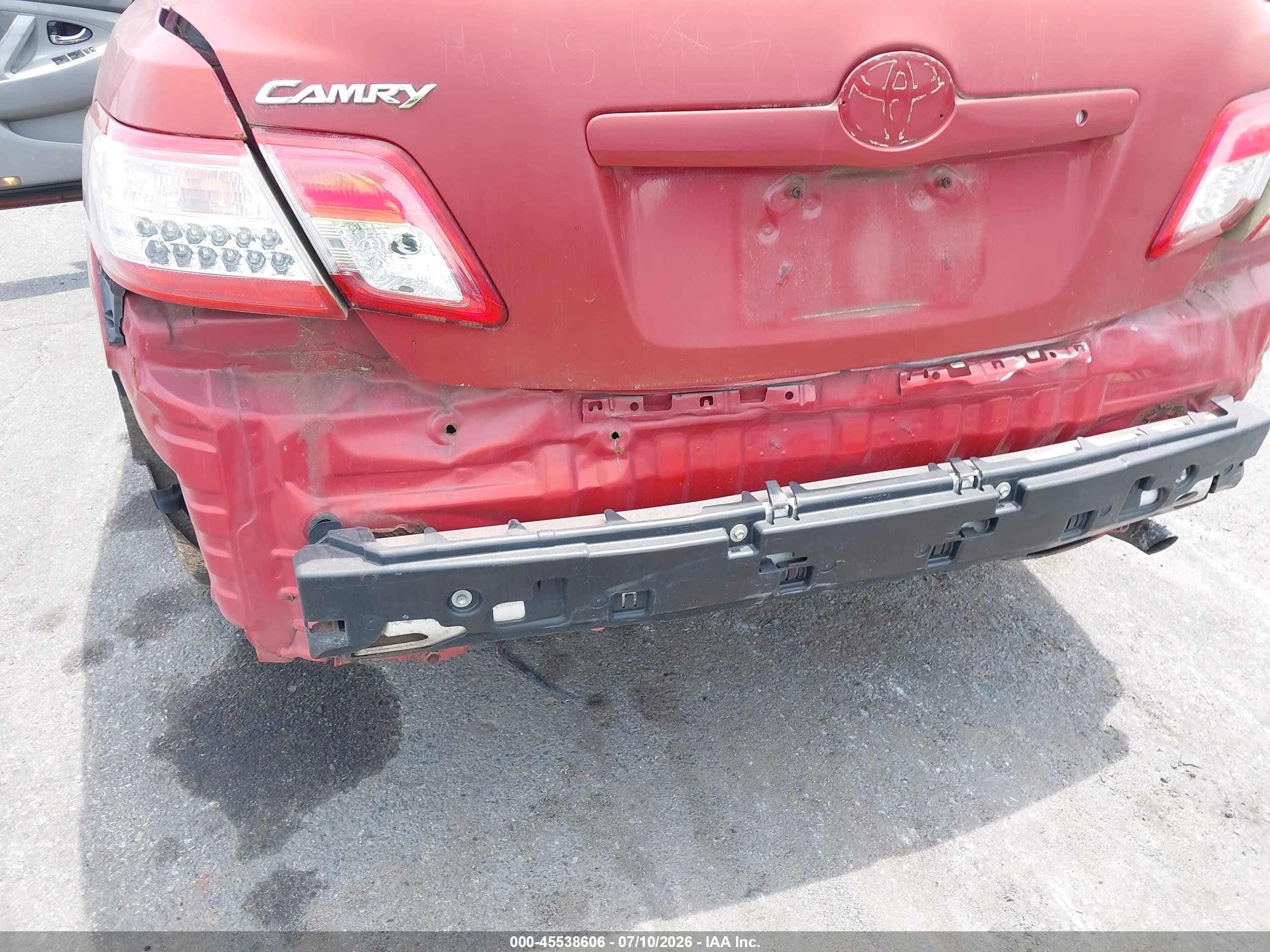 2011 Toyota Camry Le Red vin: 4T1BF3EK3BU149609