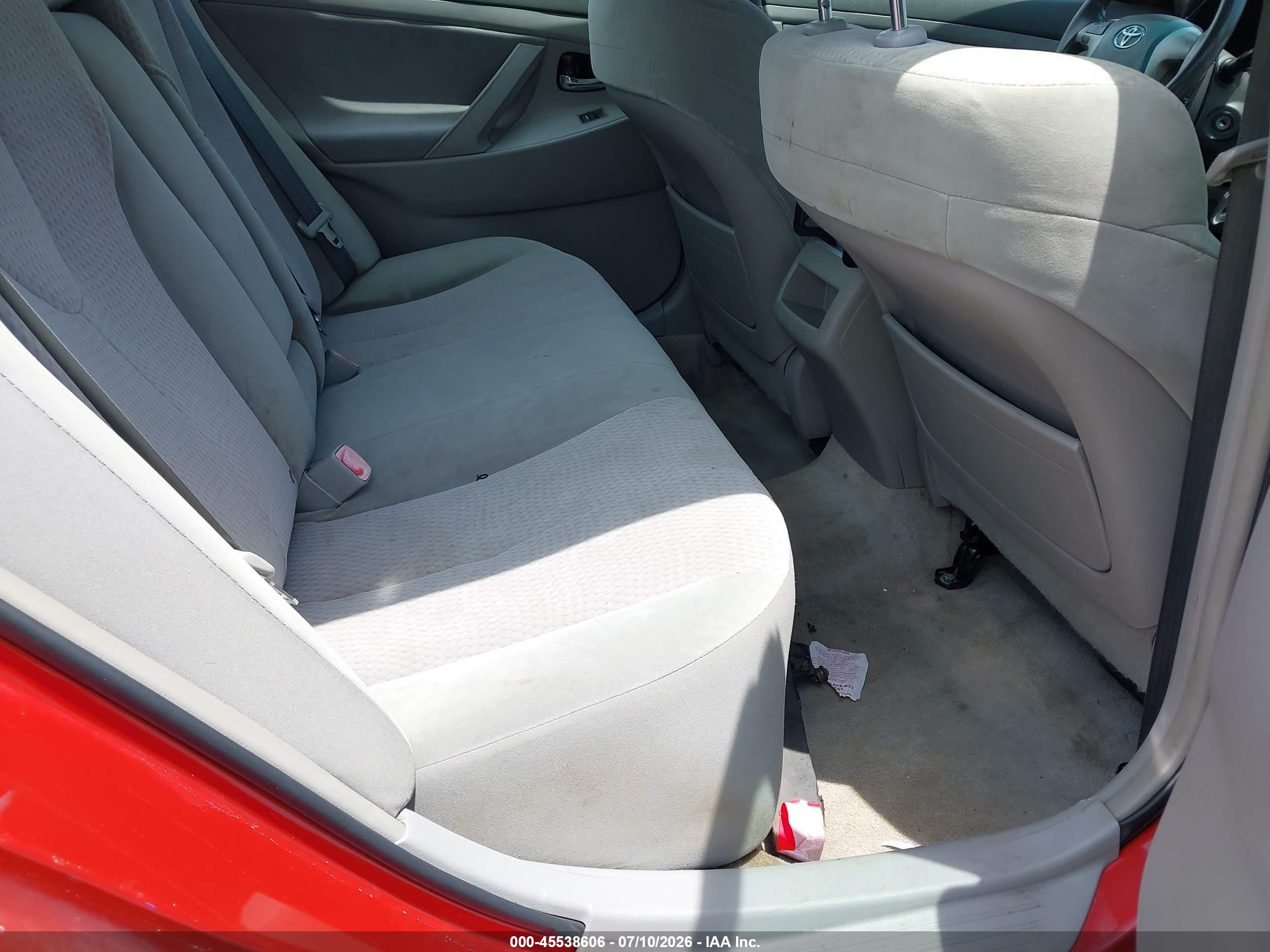 2011 Toyota Camry Le Red vin: 4T1BF3EK3BU149609